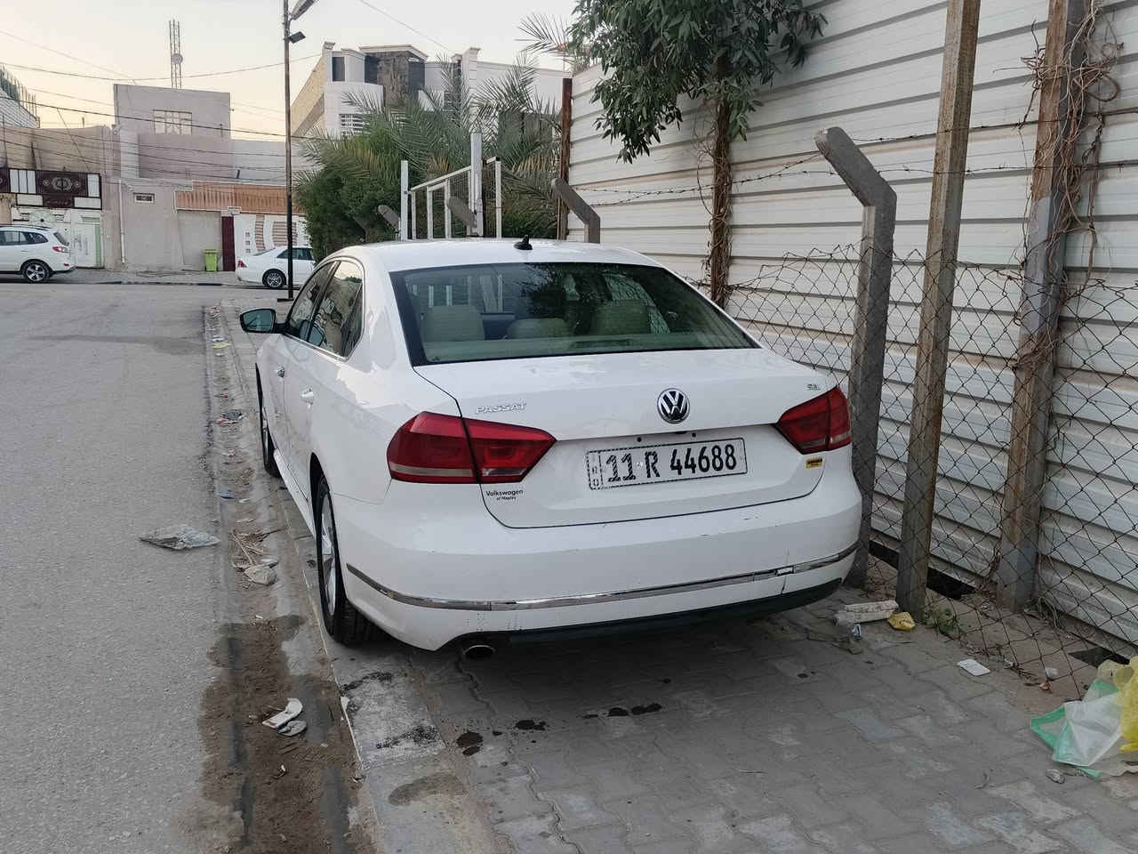 VW. PASSAT. SEL. 2013 
..2.5 cc

باسات 2013 

فول مواصفات SEL

وارد امريكي 

حادثها جاملغ وبنيد

محرك 5سلندر2.5 

فتحة بالسقف

مثبت سرعه

سستم سماعات

كشنات تدفئة

شاشة 

كامرة 

شاشات خلف المقاعد عدد 2

قطعتين تبريد

تحكمات ستيرن جهتين

ايرباكات سستم

ويل حجم 16

كشنات ملكي 

رقم بغداد الجديد

باسمي السيارة

. 
تخم تايرات جدد+باتري جديد
سيارة كامله ومتعوب عليها وماعايزها اي شي تبريد ثلج 
. 
. 
السعر 135 وبيها مجال حك الجية

عنواني نجف  ***********
