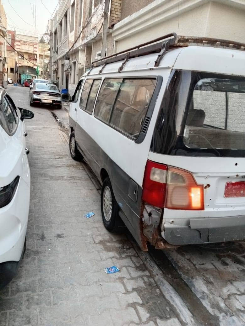 كيا فوتون للبيع موديل ٢٠١٠ فراشة مكينة ونجي دعامية بيها جديدة بس ما مشدودة رقمها الإنكليزي طالع والسنوية عضم عاج الي يريدها مكاني بغداد والي يريد يتصل ورقمي بي واتساب *********** 
سعرها ٤٢ وبي مجال قليل
