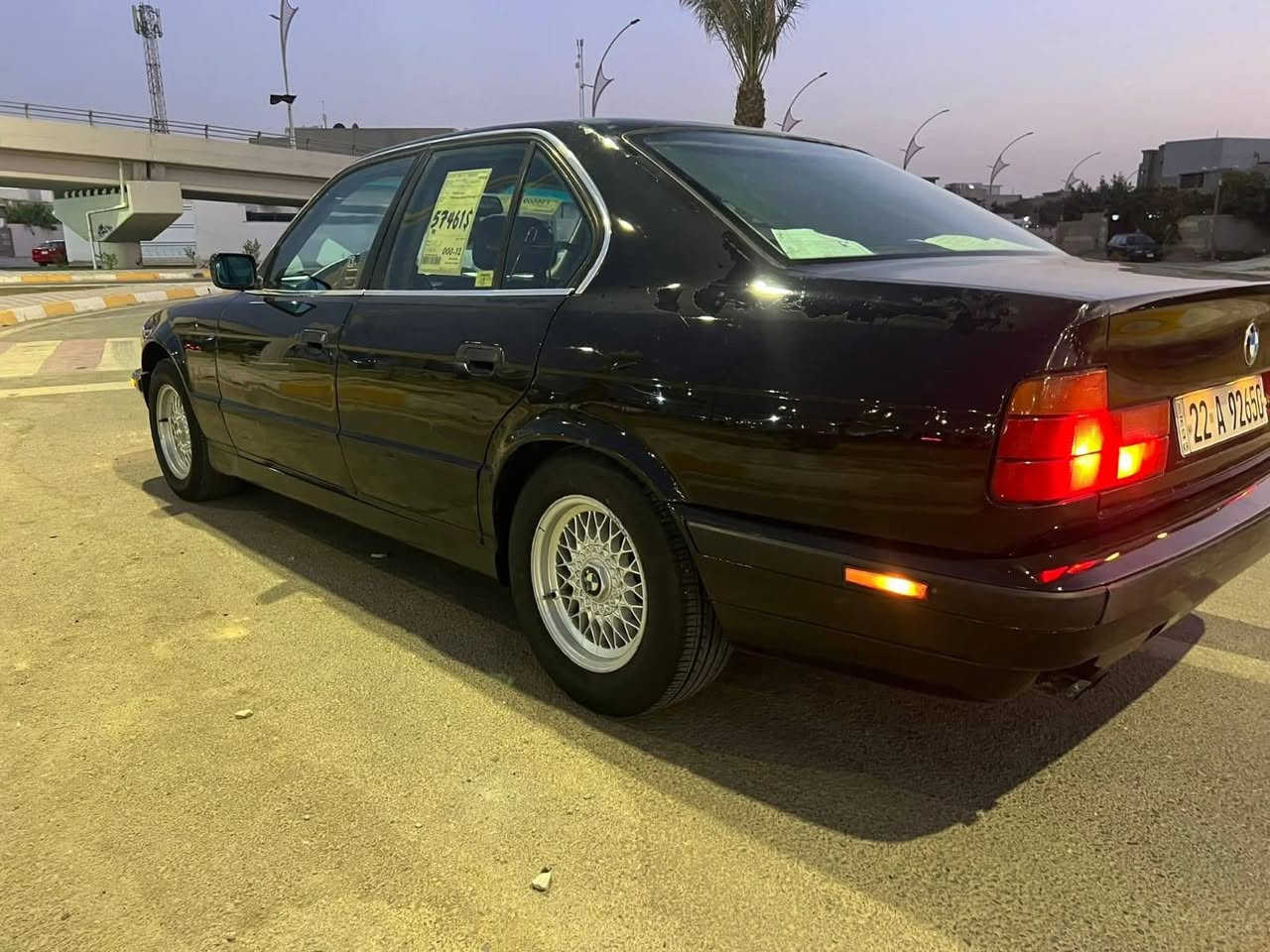 موديل 93 السيارة شوفة عينك مال جناي 

مكينة فانوس والكير خير من الله شلعة ومعدل شرط كل جطل ما بيها تبريد ثلج قطعتين دواخل جلد ومواصفات ال500 معروفه بعد ما حاجة تفاصيل اكثر ، السيارة ما مصبوغة بلاد
السيارة باسمي شرط التحويل سنوية لل2030
المكان ميسان العمارة باجر متواجد ابغداد 
للاستفسار اكثر ***********
السعر المطلوب 68$
