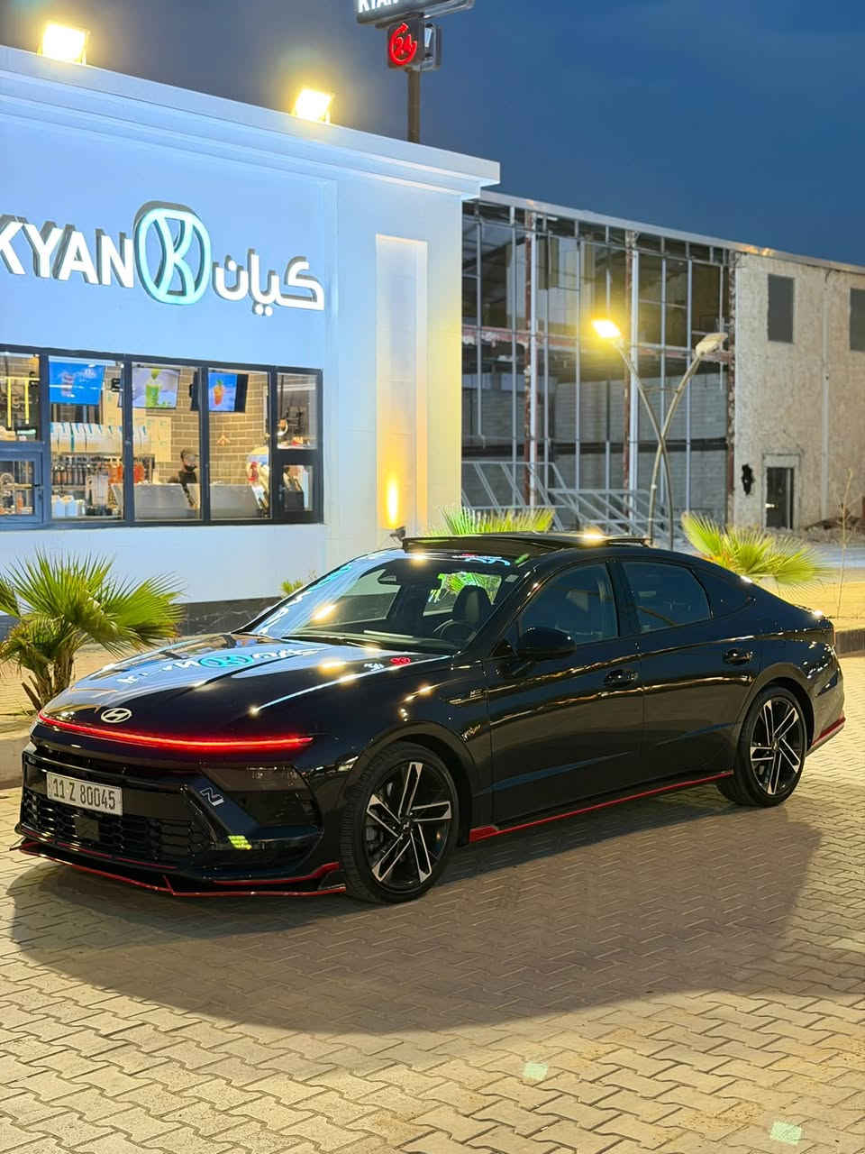 السلام عليكم
معروض للبيع 
هيونداي سوناتا N لاين
موديل 2024
ماشيه 17 الف كيلو بوضع الزيرو
رقم بغداد تحويل ثاني يوم
محرك 2.5 توربو 
فول مواصفات اعلى فئة  
حادث خلفي بدون دواخل بدون ايرباك بجم كبس 
بيها اضافات بسيطة
لايت ليد متغير
لحايه سستم كامل
شوته وعطاس توربو
السعر 205 وبيها مجال بسيط للشراي
***********
