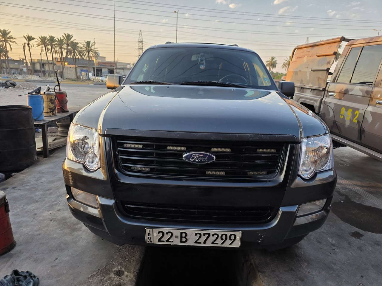 فورد ايكسبلور موديل ٢٠٠٩ كلين بدون ضرر ولا صبغ . حتى الدعاميات بدون صبغ . رقم اربيل بأسمي . سيارة كله جديدة تخم تاير . 
*********** بغداد .. اتصال فقط
