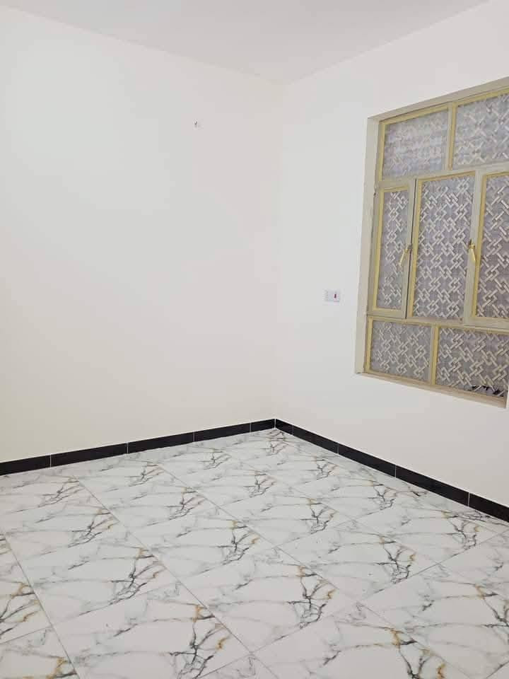 ( اللهم صلِ ع محمد )
بعد إذن الادمن

🔺  ( دار للايجار )  طابقين  ( يقع ع شارع تجاري) 
🔺  بحالة  ممتازة
🔺  الموقع / ألدورة
🔺  المساحة / ٧٢ م
🔺  مدخلين للبيت
 
💠  الطابق الأرضي يحوي ع ( كراج صغير، تواليت، استقبال، ممر، مطبخ،  غرفه كبيرة  ، حمام، منور )
💠  الطابق الثاني  يحوي ع  (غرفة كبيرة + حمام سويت)
💠   بلكونة
💠  سطحين
💠 رصيف عريض لوقوف السيارة

🔴  سخان كبير، ماطور، تانكي، بردات، بانكات، خط مولد، كهرباء ٣ خطوط، ساحبات 
🔴  للإتصال  (  ***********  )
🔴  بدون دلاليه ( غير معروض يم اي مكتب عقار نهائيا) 
🔴  مامتواجدين ع الخاص ولا رسائل ولا واتساب
          فقط إتصال
                  ( ما شاء الله تبارك الرحمن )
