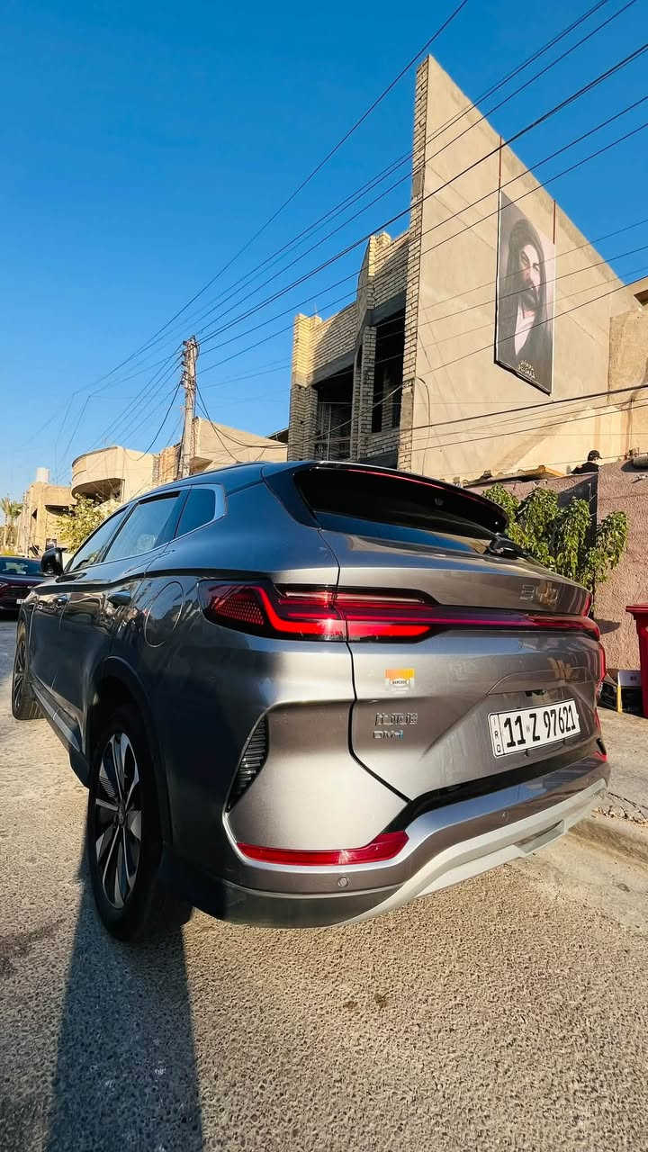 🚘🔥 للبيع BYD SONG PLUS DM-i 2025 🔥🚘
🔹 الموديل: 2025

🔹 النوع: BYD Song Plus DM-i

🔹 الوقود: Plug-in Hybrid

🔹 المحرك: 1.5

🔹 القير: أوتوماتيك

🔹 المقاعد: 5

🔹 اللون: [سلفر ]

🔹 الممشى: [٢٠] كم

🔹 الوارد: [صيني ]

🔹 اللوحة: [خصوصي / بغداد]

🔥 المواصفات والتجهيزات:

✅ سقف بانوراما

✅ كاميرا 360°

✅ حساسات أمامية وخلفية

✅ رادار وأنظمة أمان

✅ مثبت سرعة متكيف

✅ تحذير مغادرة المسار

✅ تحذير اصطدام أمامي

✅ فرملة طوارئ تلقائية

✅ مقاعد كهربائية

✅ تبريد وتدفئة مقاعد

✅ شنطة كهربائية

✅ دخول وتشغيل بصمة

✅ Android Auto

✅ شاشة كبيرة

✅ شاشة معلومات للسائق

✅ إضاءة LED

✅ مكيف أوتوماتيك

✅ Auto Hold

✅ فرامل إلكترونية

✅ تشغيل عن بُعد

✅ مرايا كهربائية

✅ زجاج عازل للصوت

✅ وغيرها من المواصفات

🛠️ حالة السيارة:

السيارة نظيفة ومرتبة، والفحص على المشتري وين ما يريد.

💰 السعر: [34] مليون

📍 الموقع: بغداد – [حي العامل ]

📞 للاستفسار والتواصل: [***********]
