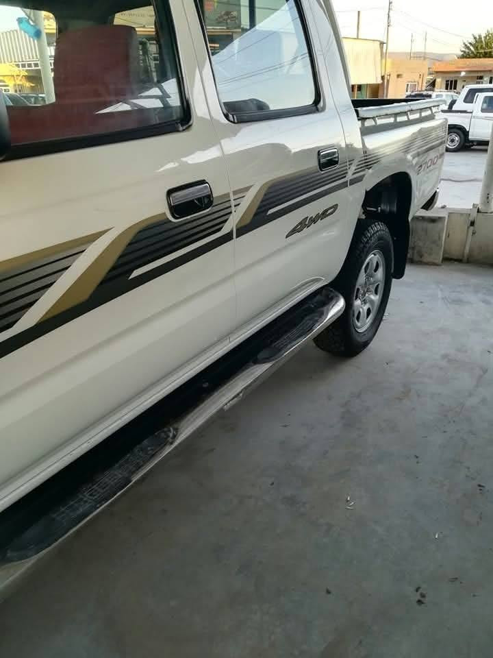 توێتا هایلۆکس 
مۆدێل ٢٠٠٢ 
ناو سور 
 مەکینە باخاخ 
دەبڵ ئەکسل
 بەشەرتی گێڕ و مەکینە هەڵمی دەمی نیە 
 تەبرید سارد و گەرم لەگەڵ سویچ  
سەیارەکە نمونەیە لەجوانی تەنها  نوکی بۆنیتەکەی ٤ پەنجە ساردە
  تابڵێیت سەیارەکە توند و تۆڵە بێ مەسرەفە 
ماڵەکە زۆر جوانە زۆر پاک ماوەتەوە 
تایەکانی تازەن 
مەکینە سپی 
کامل کارەبای مەزبوتە  
خاوەنی [[ ***********]]
١٠٨ گەڵا و کەمێ معامەلەی برایانە السليمانية, العراق
