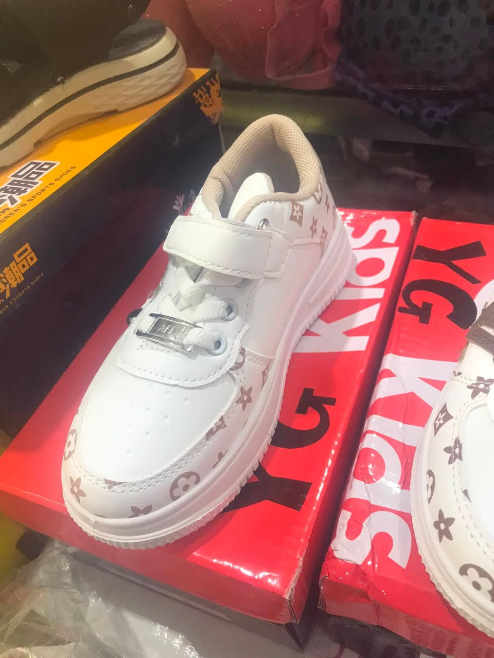 ياالله 💁💕
#أحذية ولادي -بناتي 👞👟🥿👠
قياسات وموديلات والوان مختلفة 

كوزمتك ريحانه ㊙️

#العنوان /الكوت-الانوار -شارع المواكب 

للحجز/***********📲
توجد خدمة توصيل ✈️
