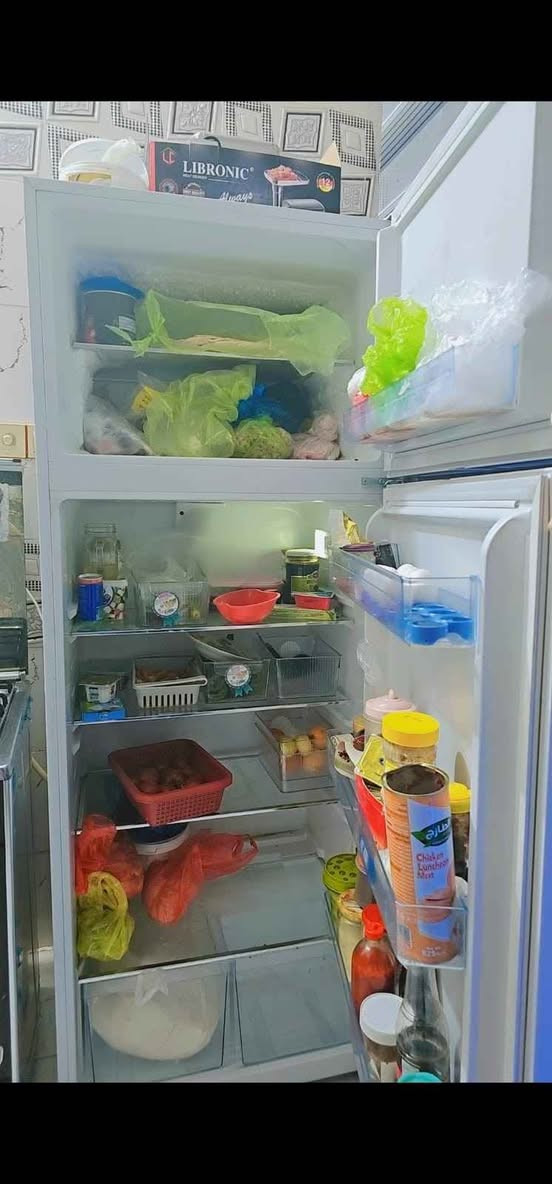 ثلاجه تركي • ٣٠قدم • نظيفه