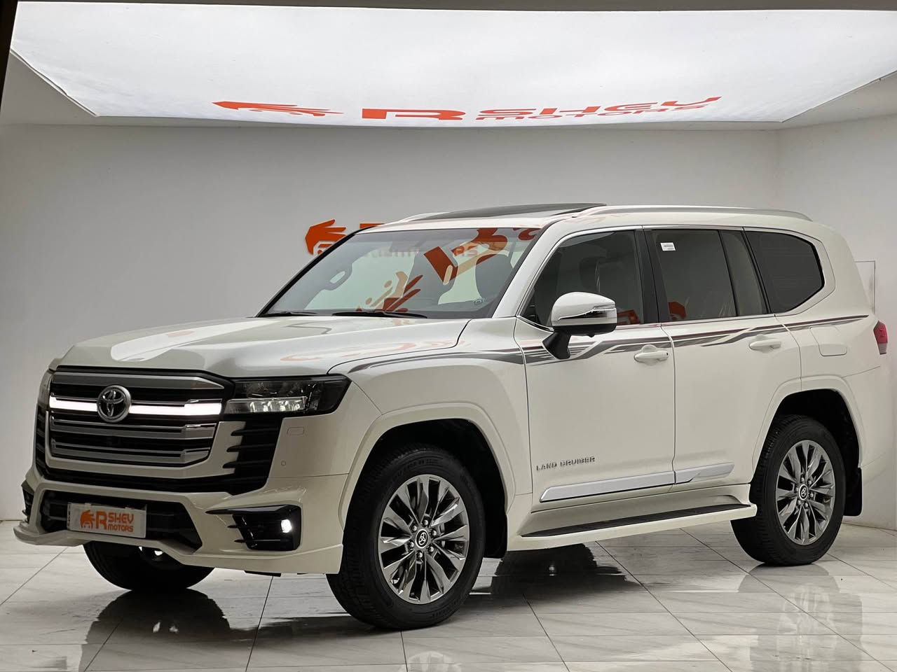 ارخص من هيج لاند كروزر ماتشوف🔥🔥😍😍 
Toyota Land Cruiser 2024
تويوتا لاند كروزر ٢٠٢٤
خليجية شركة مهند فووول مواصفات 

 مواصفاتLIMITED GX.R
(خمس كاميرات-فتحة سقف-حساسات خلفية-ايباتات خلفية-٨ ایرباک-دفع رباعي-کشنات احمر و تبرید-تبريد مركزي)

مكينة ٦ سلندر حجم ٣.٥ لتر توین توربو
ماشية 6,000 كيلومتر فقط و بوضع الشرکة  

اكيد السيارة مكفولة كفالة عامة بعدها زیرو  
السيارة كلش حلوة و نظيفة 

السيارة رقم دهوك الدولي 
مكفولة من كير و محرك و كهربائيات
 
بسعر (710) ورقة و بیها مجال 
مكان السيارة

دهوك -معرض ارشف R-Shev
رقم51 من معارض التيرمينال 

***********
*********** دهوك, العراق
