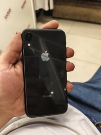 آيفون XR • جديد • بالكارتون