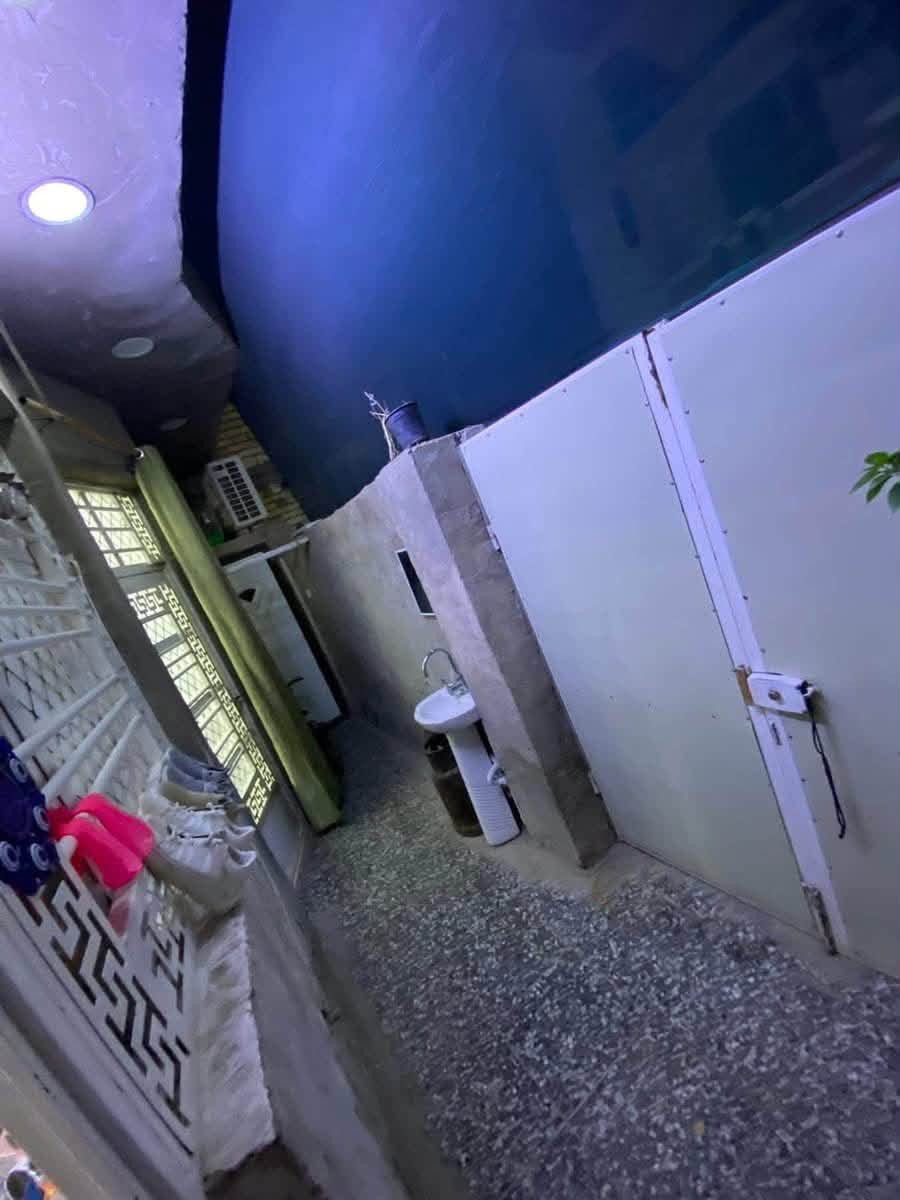 بسم الله الرحمن الرحيم البيت للبيع مساحت ل بيت 90 بيت زراعي سند 25 وشارع عرضه 8 فول خدمات و البيت سعره 110 و بي مجال كلش كلش بسيط و ذا اكو مراوس حسب رغبه 
رقم الهاتف ***********

