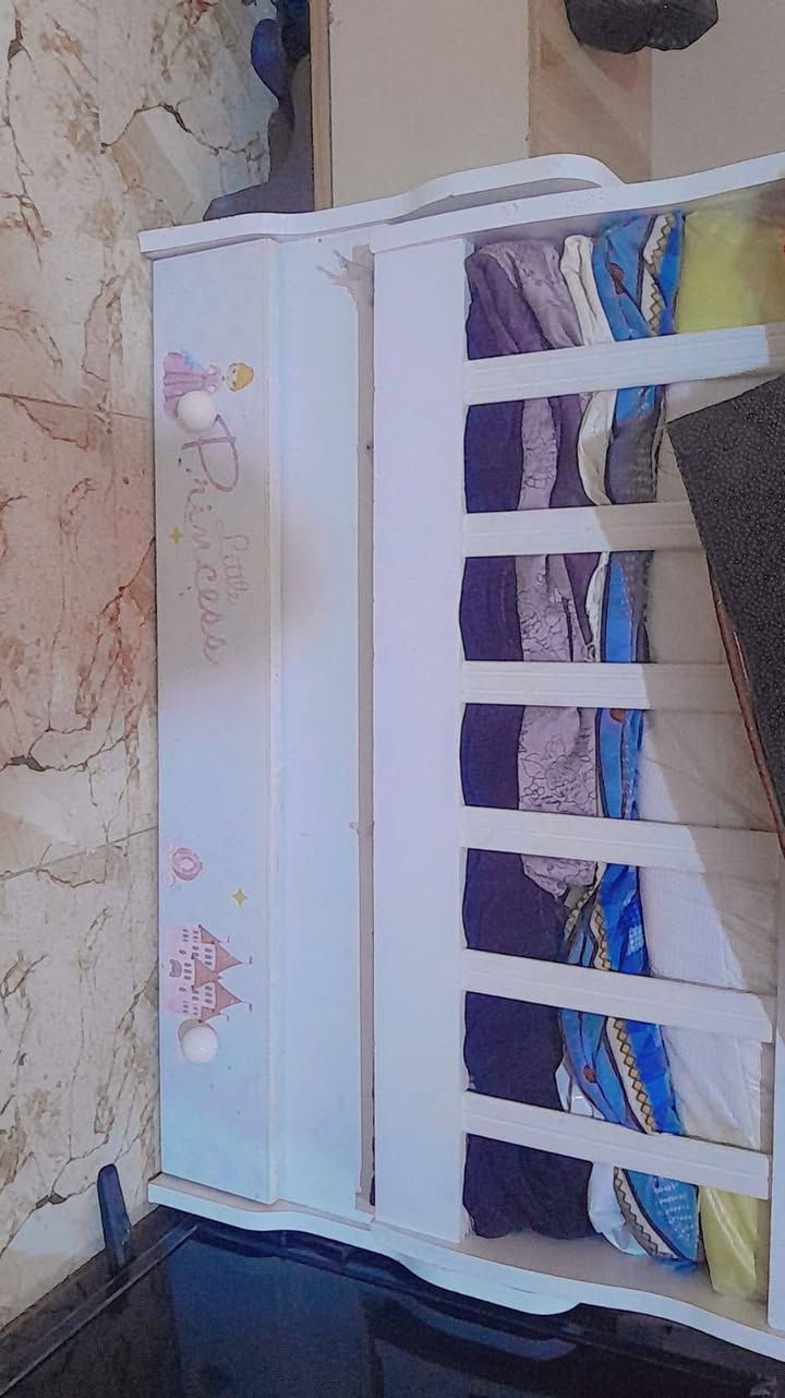 كامرات عالية دقة تصوير ليلي نهاري صورة وصوت هارد تقريبا ٥٠٠ جدا عالي غير مستخدمات سعرهم ب١٧٠ وبي مجال وجرباية طفل ستعمل قليل زائد دوشك ضغط غير مستخدم بعدة بلايلون هية ودوشك ب١٠٠ وبيها مجال الرقم بي واتساب *********** مكلف بالنشر
