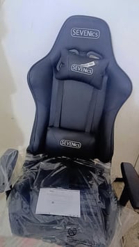 كرسي Gaming Chair Fo1 تصميم عصري ومواد عالية الجودة يحتوي على وسادة رأ...