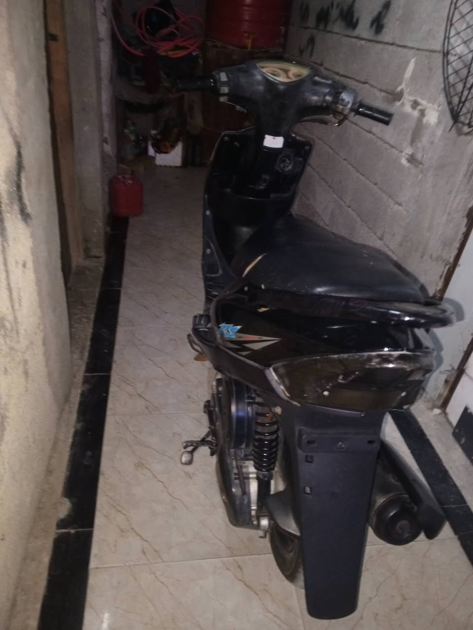 للبيع ماكس عدله بوشه بلاد 49مفتوحه مبدل ولفات وزنجيل فقط شغاله سلف هندر كهربائية كلها شغاله بس الباتري ضعيف جاهزه دراجه سعر 475 العنوان البصرة الاصمعي الجديد ***********
