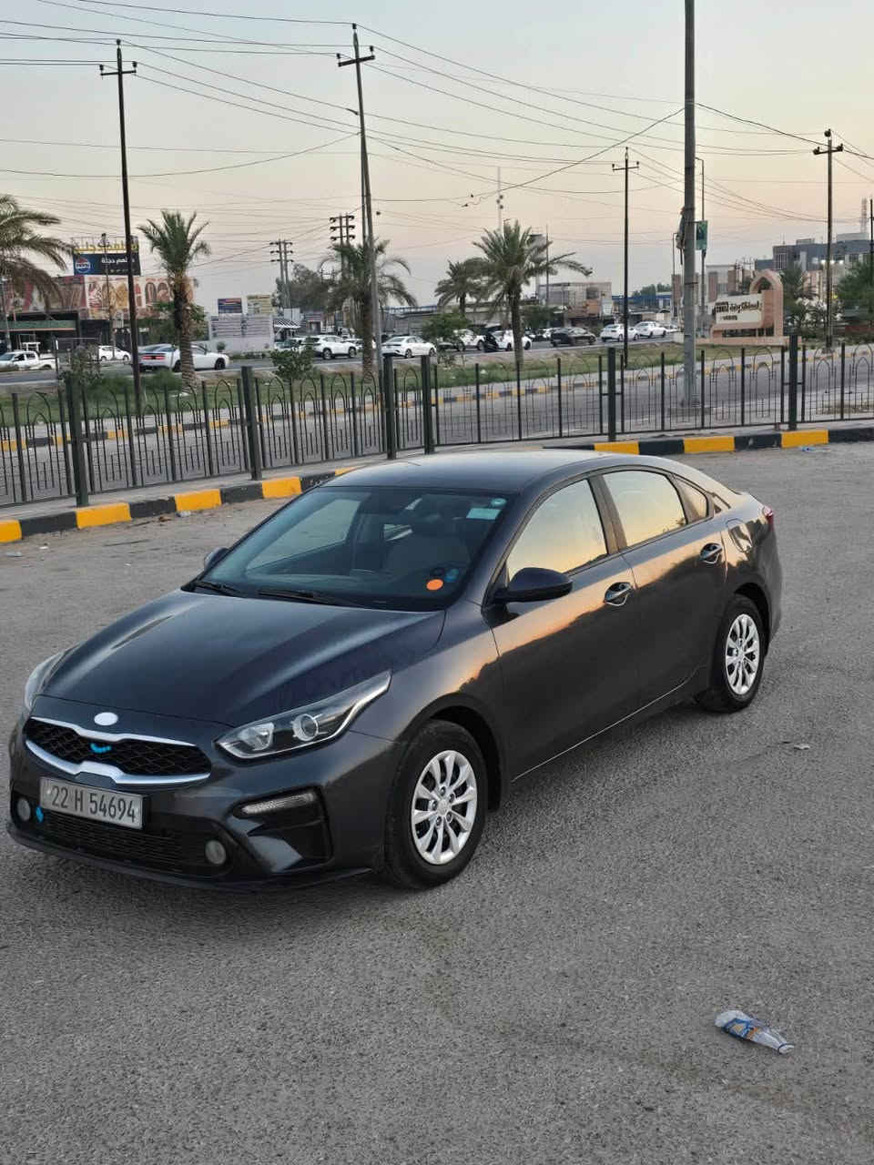 سيراتو مديل 2019 خليجي مكينه 1600 دوش ماشيه 170 الف جاهزه من كلشي على شرط وعلى وضع الشركه مكفوله من الصبغ والتبديل فقط بارد بل جاملغ الأمامي وطخه زغيره بل دورالجاملغ الخلفي الون فيلي رقم اربيل سنويه لل 2031 ب اسمي تريد تحول تريد وكاله 
السعر ١٣٤ وبهال مجال 
***********
