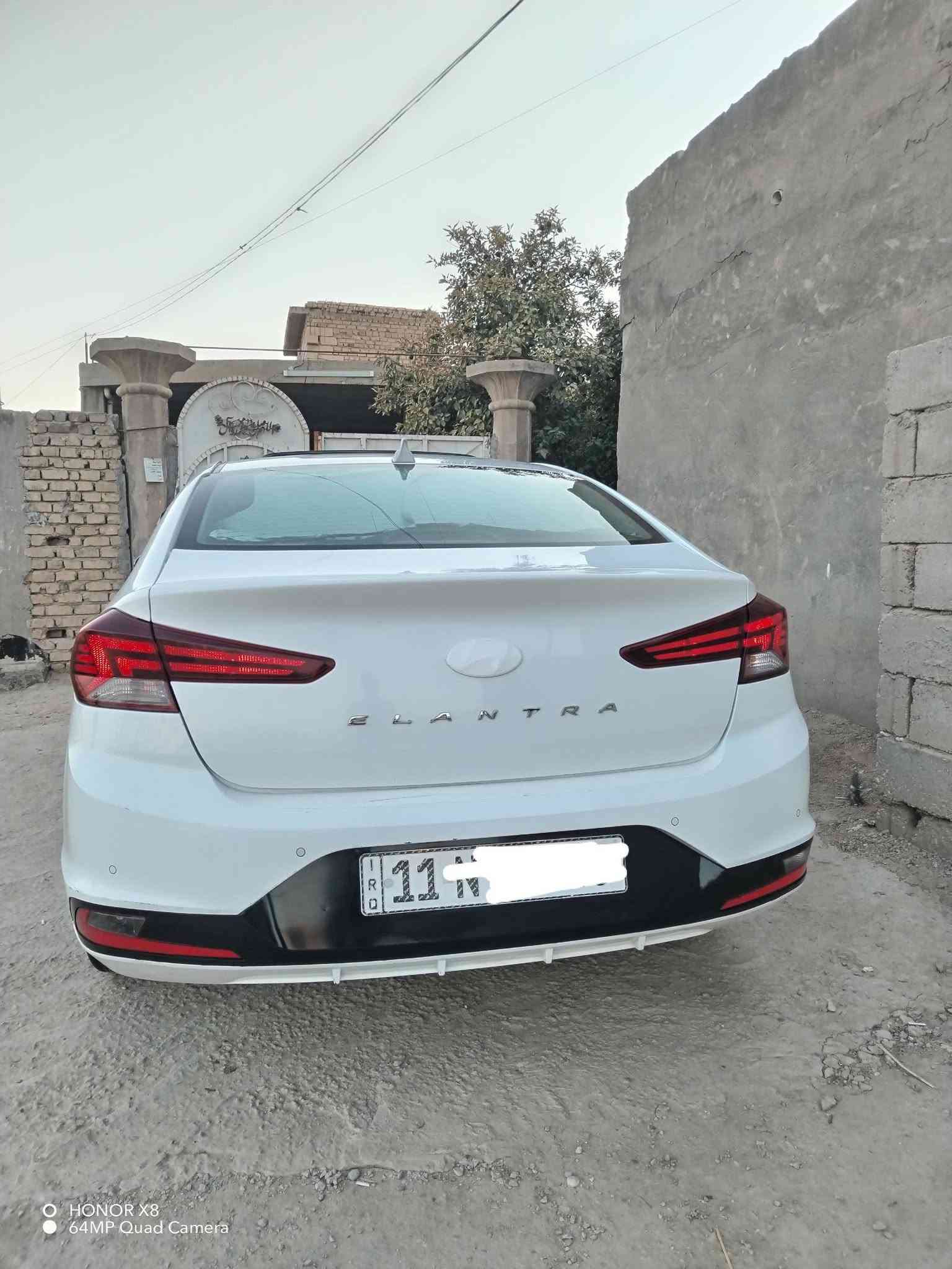 سلام عليكم
الانتره 2020
 خليجي
(كفاله عامه )
رقم بغداد نكليزي 
ماشيه (72)
مكينه 2000 دوش 
فول واحد عله واحد 
فتحه سلايت
 زنون
 بصمه تشغيل وابواب وصندوق ذكي 
قطعتين تبريد
 تحكمات ستيرن
 مرئي شفط 
 شاشه كبيره 
 انضمة قياده 
يدات نيكل
حساسات امامي خلفي
السعر 153وبيه مجال 
مكان (السياره كربلاء طويريج )
الاستفسار ***********

نص مكتوب في الصور:
- HONOR X8 64MP Quad Camera
- O HONOR X8
- 64MP Quad Camera
- HONOR X8