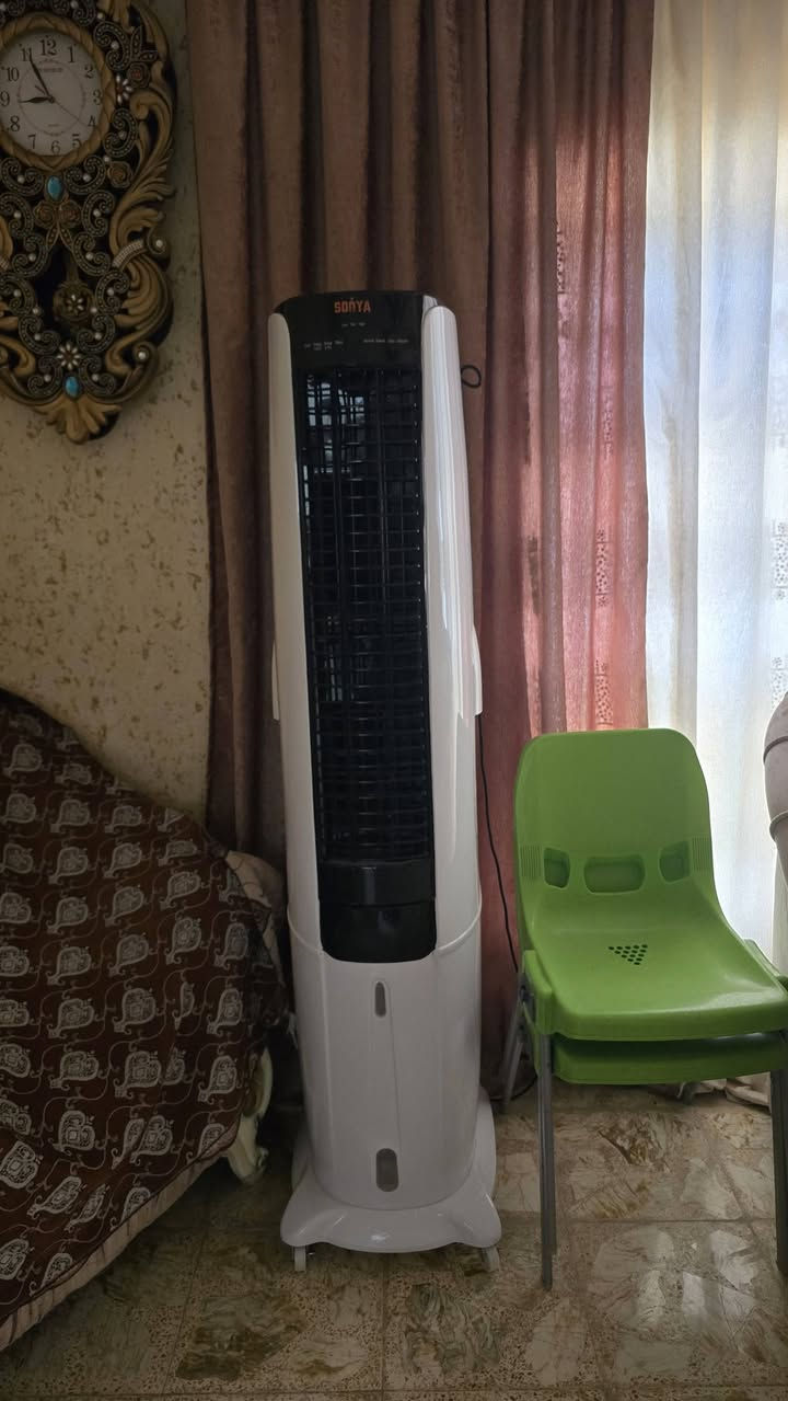 السلام عليكم 
للبيع كونفيرة جديدة حجم كبير استخدام قليل  مع رمونت تحكم 
العنوان حلة جمعية 
السعر ١٧٥٠٠٠
موبايل ***********
