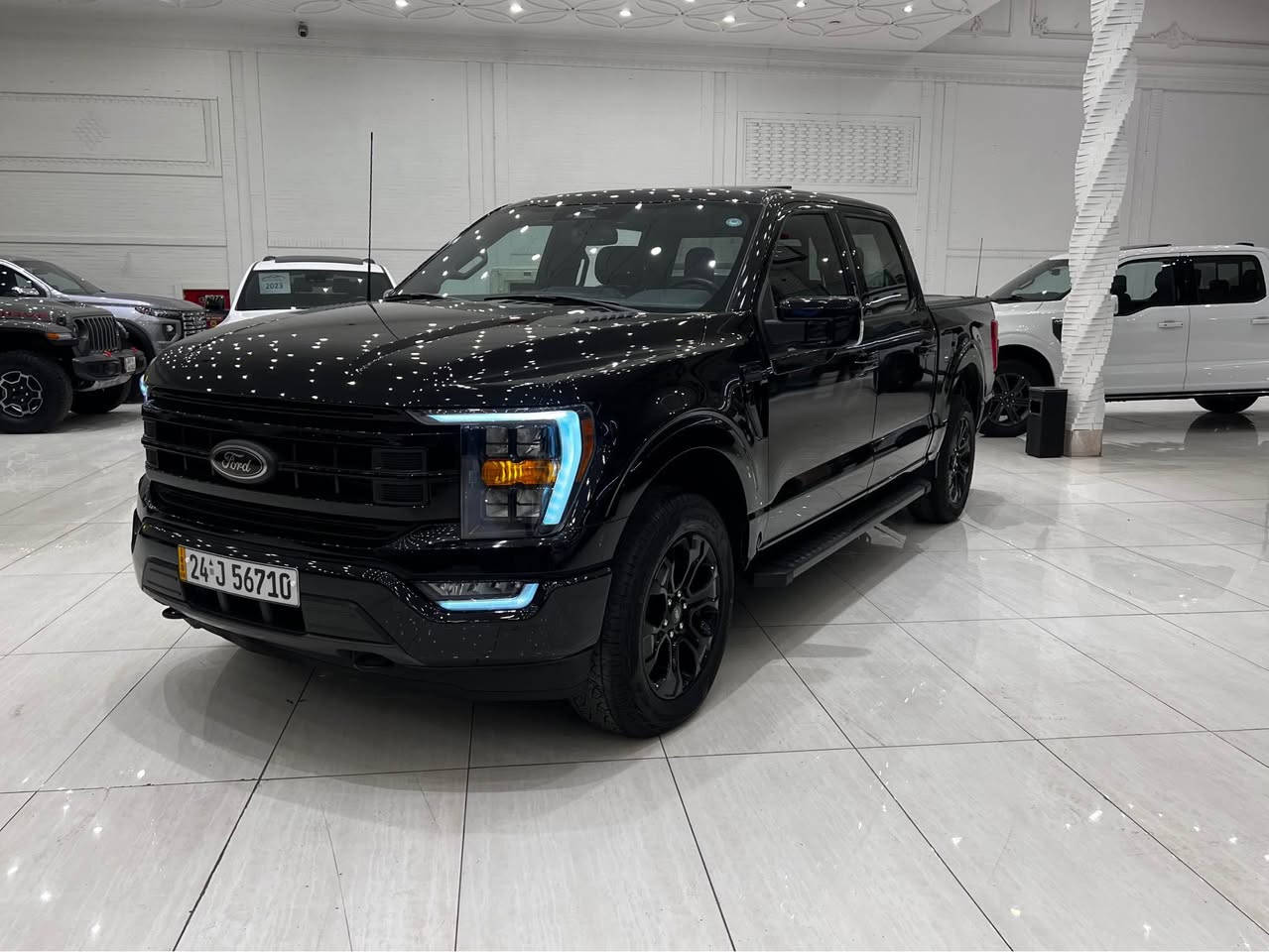 Ford F150 2023 
کلین تایتڵ 
ماشی : 32,000mil
سعر : رقم *********** أربيل, العراق

