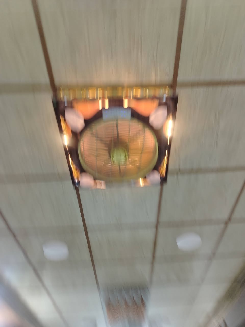 بنكه سقف • مستعملة • كالجديد