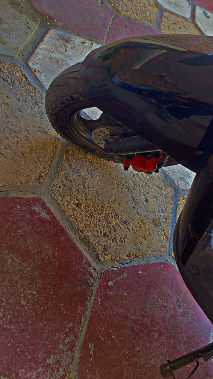 بوليس • نضيفه • ما بيه برقي