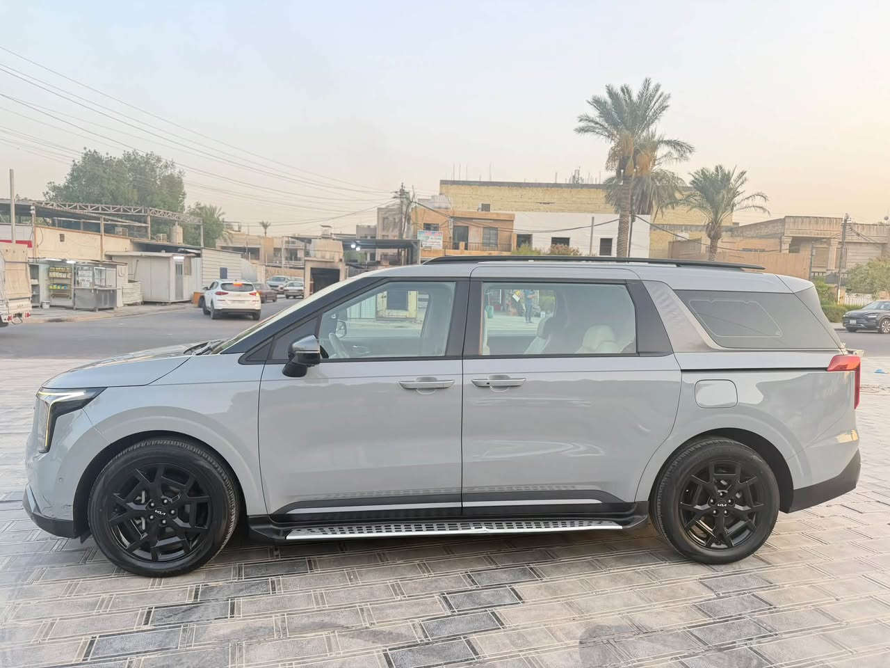 ياالله

السلام عليكم 

كيا كرنفال هايبرد 2025 SX برستيج وارد كوري 

Kia Carnival Mpv Sx Prestige 2025 1.6 Hybrid  

 

                  Hybrid حجم المكينه : 1.6 تيربو + هايبرد 

         المسافه المقطوعه : 42 الف كيلو 

  

#مواصفاتها 

1.شاشه امامي 

2.كامرات 360

3.بصمه

4. اوتوبارك تروح وتجي بالريمونت

5.ويل كب اسود

6. تشغيل عن بعد

7.حساسات خلفي امامي

8.بيبان كهرباء

9.لايتات لد

10.لايتات زنون

11.بكلايتات لد

12.اشاير بالمري

13.رادارات 360

14.كشنات جلد مشمشي

15.ثلاث قطع تبريد

16.هيترات بالكشنات حار بارد امامي خلفي

17.هندبريك بصمه

18.شحن وايرليس

19.هيتر بالاستيرن

20.كشافات 

21.مري شفط

22.كشنات كهرباء امامي خلفي

23.كشن السايق ميمري

24.تحديد مسار

25.نظام ايكو سبورت عادي

26. شاشات خلفية ايباد

27.كامرات محيطية داخل السياره

28. داش كام 

فول موصفات 1/1 جاهزه مرقم بغداد 

🟩 السعر  _ 285 مرقم بغداد وبيها مجال

تفاصيل اكثر هذا رقمي *********** تحياتي 

مكان السياره بغداد حي الجامعه
