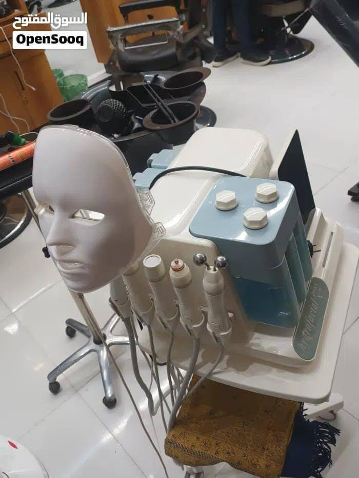 سلام عليكم 
جهاز تنضيف هيدرفيشل وجهاز بخار  للبيع ومستخدم قليل 
***********
