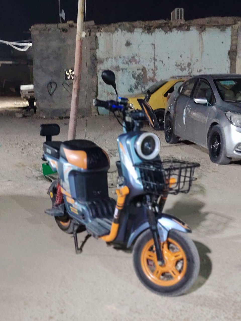 سلام عليكم
H900 
شحن جاهزة ماعوزها ايشي
نضافة فول وبطاريات نضاف 
السعر 450 قفل 
عنواني ناصرية الاسكان الصناعي 
رقم مبايل ***********
