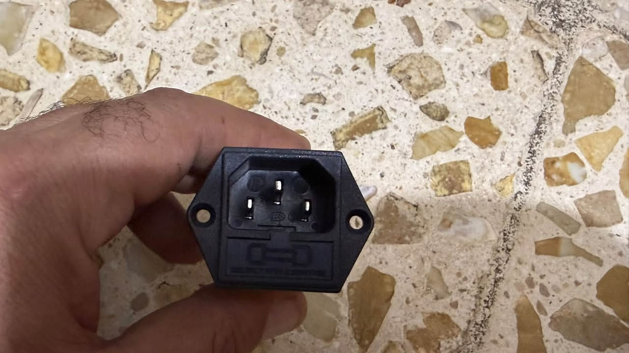 موجودات خمس قطع ليفيدنه
وات ***********
