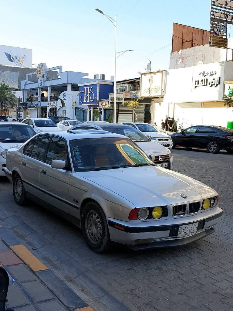 BMW 535 AC Schnitzer 1993
قبل كل شي كفاله من ضربة الجاكوج والشخطه صبغ عام جماليه 
اصل بليته 535
محرك 35 مفتوح جديد لا تنقيص لا تبخير لا نفخ 
كير الماني سلس كلش بدون تاخير 
اكسل m5  2٫92 رونك كلش ناصي 
تبريد قطعتين جديد
عليها ادامه كامله 
حداديه ودبلات جدد
انطلاقه بيها مخيفه جدا 
رون ناصي بالسرعات العاليه يعني 180 رونك 2.5
السياره فول مواصفات 
دبل جكمجه 
دبل ايرباك 
لايت زنون 
معروفه مواصفات AC Schnitzer اعلى فئه 
سنويه لغايه 2029
عليها غرامه 100 الف فقط 
مكانها النجف الكوفه 
مراوس بسياره تكسي او بيع 
سعرها 53 رغم صايره عليه 65 ربي يشهد 
متواجد خاص 
*********** النجف, العراق

نص مكتوب في الصور:
- Meta AI