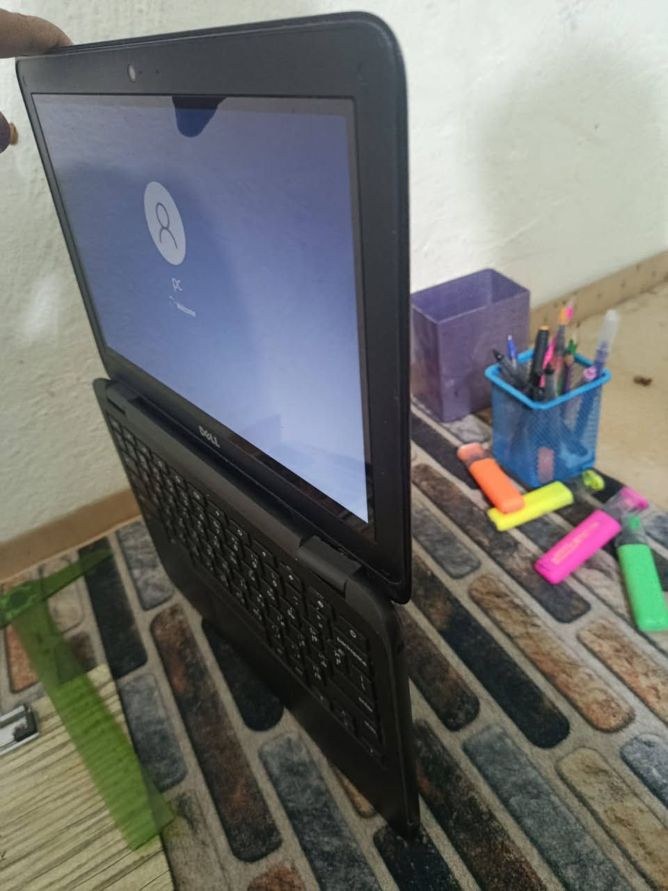 للبيع لابتوب Dell Chromebook 11 3180
 نظيف جدا / مستعمل نضيف
المواصفات: رام 4GB - تخزين 16GB - شاشة لمس 11.6
البطارية: ممتازة 8 ساعات
الملحقات: شاحن اصلي / ماوس جديد 
السعر: 125 الف وبي مجال 
المكان: سوق الشيوخ
للتواصل: ***********
