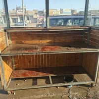 نجف المطار • ميز خشبي • كهرباء