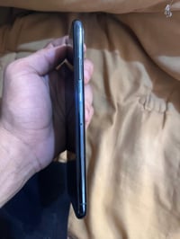 آيفون ١١ برو ماكس • ٢٥٦ • نقطة سوداء