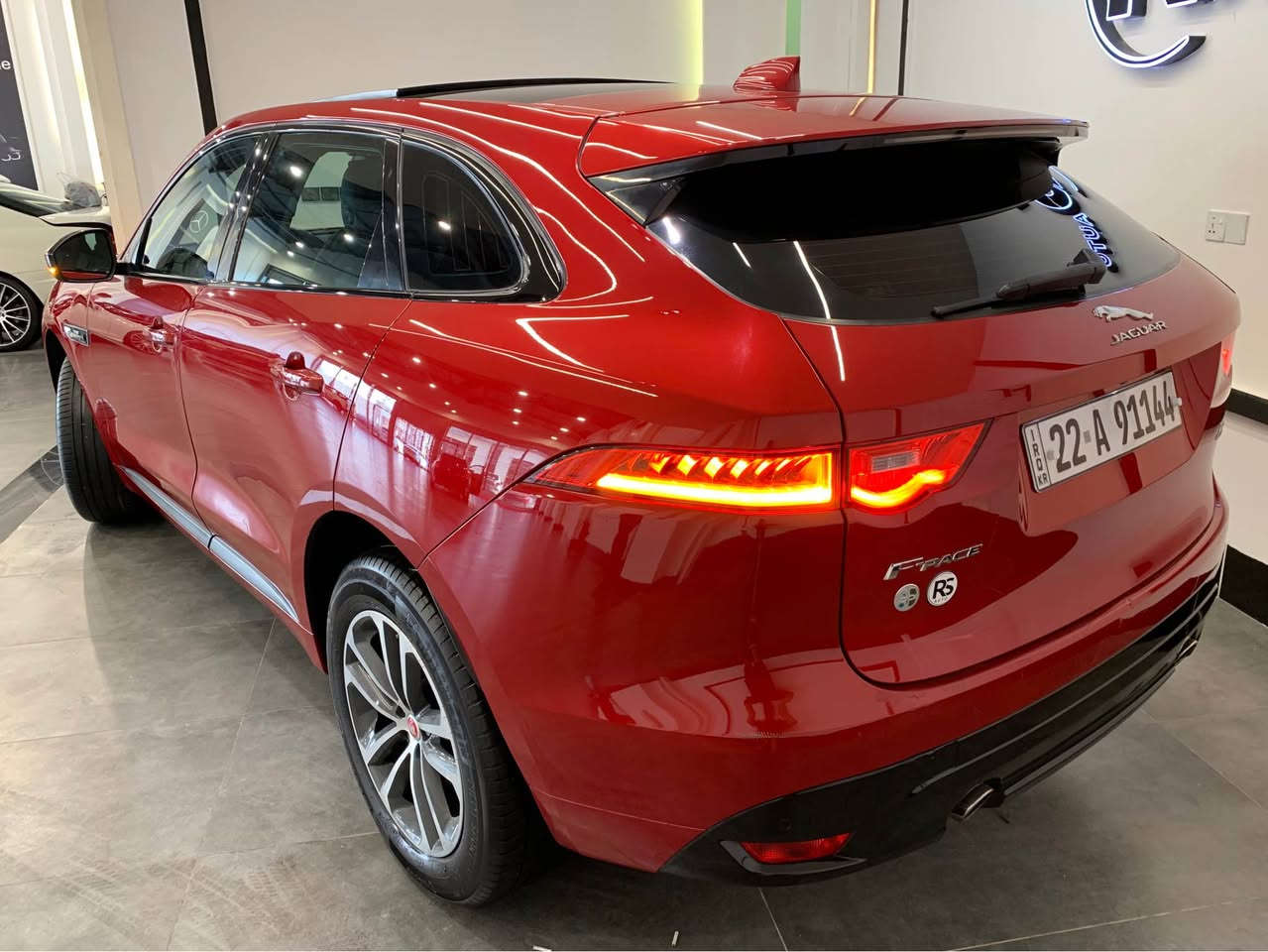 جاگوار F-Pace ٢٠١٩ 
وكالت شريكه سردار
فول مواصفات  R SPORT
٤ سلندر توربو
ماشى ٧٤ الف 
جاگوار F-PACE (موديل :٢٠١٩ )
فوول مواصفات   
بانوراما -داتاشوو- فورويل-الصندوق الكهربائي - 4کشن تدفئة - 4کشن تبرید  - ستیرن هیتر -رادار جانبى مرايات -گير شفت-....
سيارة مكفوله بدون سبوغ
كير و محرك بشرط 
كهربايي كلشى بشرت
 محرك ٤ سلندر توربو
سياره رقم اربيل - سنويه فحص كلشي جديد 
سياره بسمى تحويل و وكاله نفس يوم مباشر
 كورك واتساب   *********** أربيل, العراق
