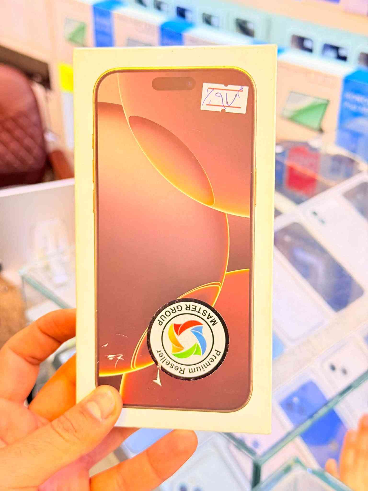 ايفون 16برو ماكس ذاكره256بطاريه 97‎%‎جهاز اخو حديد زلغ واحد مابي وتر بروف جهاز بمعنه كلامه نضيف هوه جديد سوه لا مفتوح ولا مصلح عربي شرق اوسط اصلي ماستر ملحقات كامله ضمان 5ايام من مركز لوان مميز 
سعر 1375الف قفله من الاخير 
بغداد البياع شارع عشرين مكتب ماستر للمبايل 
***********

نص مكتوب في الصور:
- حول رجوع < iPhone الاسم < 18.5 إصدار iOS iPhone 16 Pro Max اسم الطراز MYWJ3AE/A رقم الطراز FXH9C7VYP6 الرقم التسلسلي . الأغاني . الفيديوهات . الصور ٢٥٦ غ.ب. السعة ٢٣٩,٩٩ غ.ب. متوفرة 74:CC:40:96:0B:52 عنوان Wi-Fi 74:CC:40:9C:8C:5F Bluetooth 1.60.02 البرنامج الثابت للمودم SEID EID
- ٢:٥٧
- البطارية
- حالة البطارية
- عادية
- تعمل بطارية iPhone هذه على النحو المتوقع. حول البطارية والضمان...
- الحد الأقصى للقدرة
- ۹۷٪
- هذا قياس لقدرة البطارية مقارنة بقدرتها عندما كانت جديدة. قد تتسبب القدرة المنخفضة بتقليل ساعات الاستخدام بين عملية الشحن والأخرى.
- عدد الدورات
- ۲۹۰
- هذا هو عدد مرات استهلاك iPhone لققدرة البطارية.
- معرفة المزيد...
- تاريخ التصنيع
- أيار ۲۰۲٥
- أول استخدام
- أيلول ۲۰۲٥