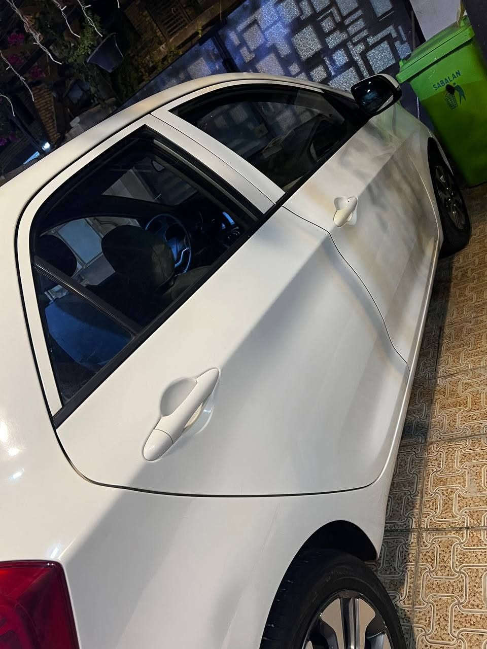 كيا بيكانتو خليجي موديل ٢٠١٦ 
ماشية ٧٦ 
كاميرا شاشة مري كهربائي
هزة جديدة رقم دولي باسمي السيارة 
محرك ١٢٠٠ 
سيارة نظيفه تبريدها ثلج 
مكانها ضباط حي الجهاد 
سعر ٩١ وبيها مجال بسيط للشراي 
ضررها موجود بالصوره الي خلف باب السايق شخط 
*********** واتساب مراسله فقط
