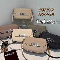 حقائب نسائية • جملة • شارع النهر