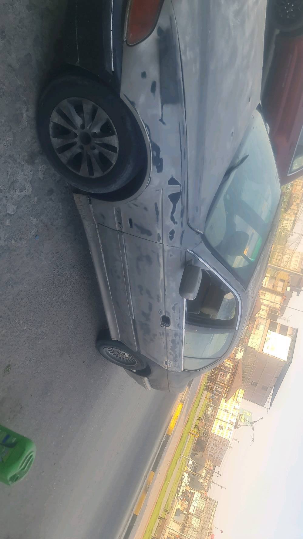 سيارة BMW صقر للبيع رقم بصرة موديل ١٩٩٧ على وضعها مكينة محورة ٣٠٠٠ سعرها ١٨ ورقة وبيها مجال مو شراي لا تتصل ولا توصل اغراضها موجودات اربد اصبغها