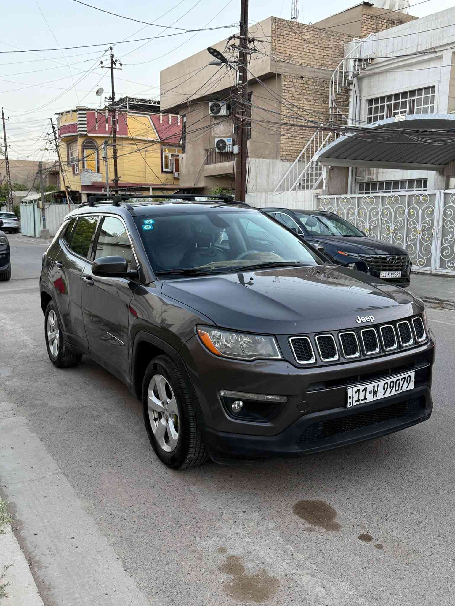 جيب كومباس 2018
لاتليود
رقم بغداد دولي باسمي 
بدون ايرباك حادثها
جاملغ خلفي 
موصفات 
شاشه وسط 
كسري كهرباء
كشنات جلد ومخمل
كشنات هيتر
ستيرين هييتر
تو ويل 
سستم سماعات
قطعتين تبريد
وبعد اكو هوايه موصفات
ماشيه 104 m
سعرها 115 ورقه وبيها شي بسيط
مكاني بغداد سبع ابكار
***********
