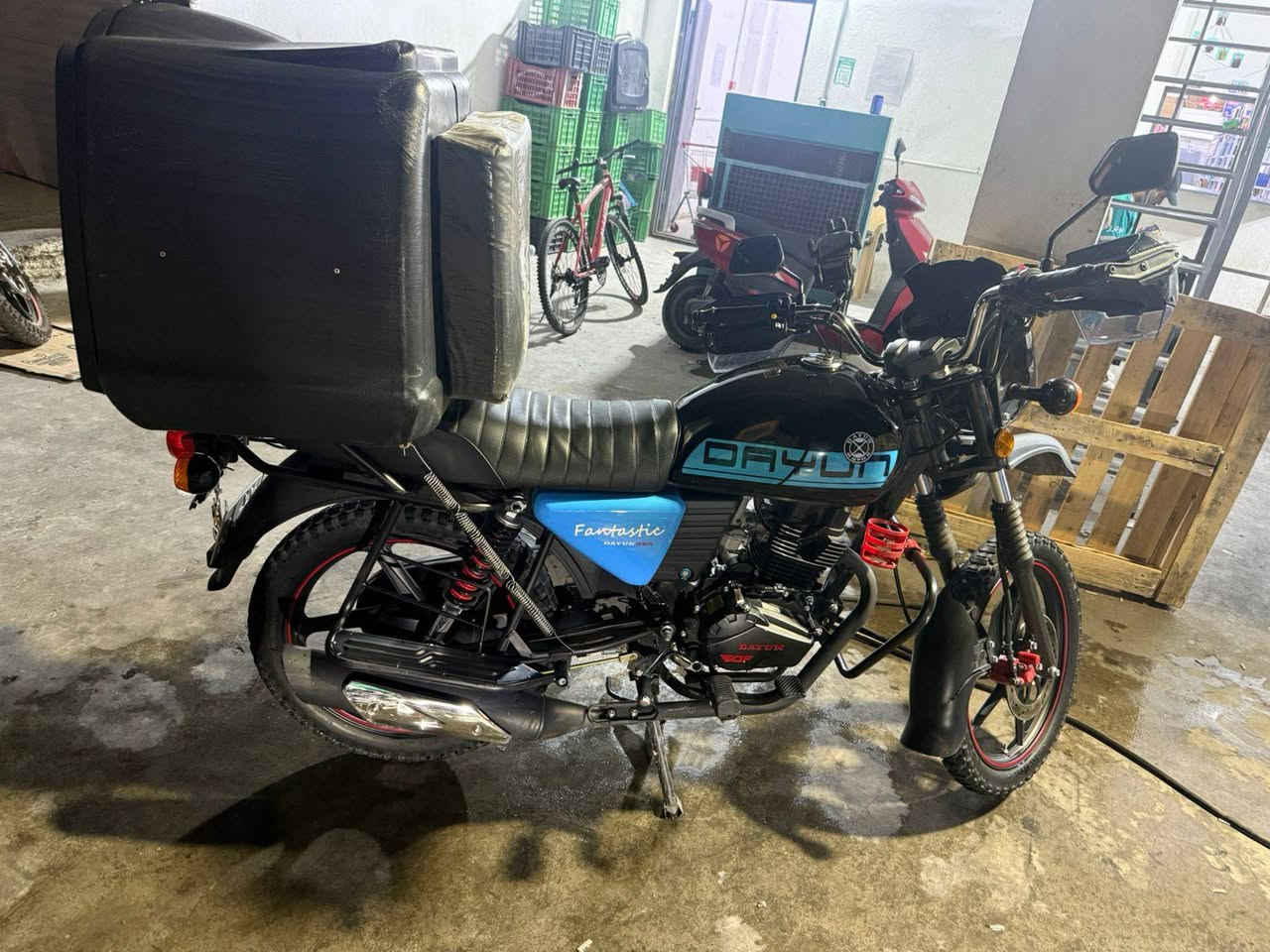 شباب دايوان للبيع سعر 2750 تحويل ثاني يوم ب اسمي رقم وسنوية دراجة موديل 26 شاصي 23 دشبول مال 23 مازدة 23 دراجة مكفولة من البرغي للبرغي صارلها شهر ونص من نزلت لشارع اخت الزيرو ع كد السحك سبب البيع اريد اشتري محل ومحتاج كم فلس دراجة متوازي ع بيعتها مثل مشرحت موديل 26 وشاصيها مال 23 اكفلك بلشاصي مومثل البقية كهربائيات كلهن شغالات بريكات بلمكان رزانه فول معدل تعجبك مسحوكة مال جناي هاي الصور موضحة كدامكم فقط البجم بي شخط لا اكثر ولا أقل ميأثر مكاني الامين الثانية الاتصال على هذا الرقم ***********
