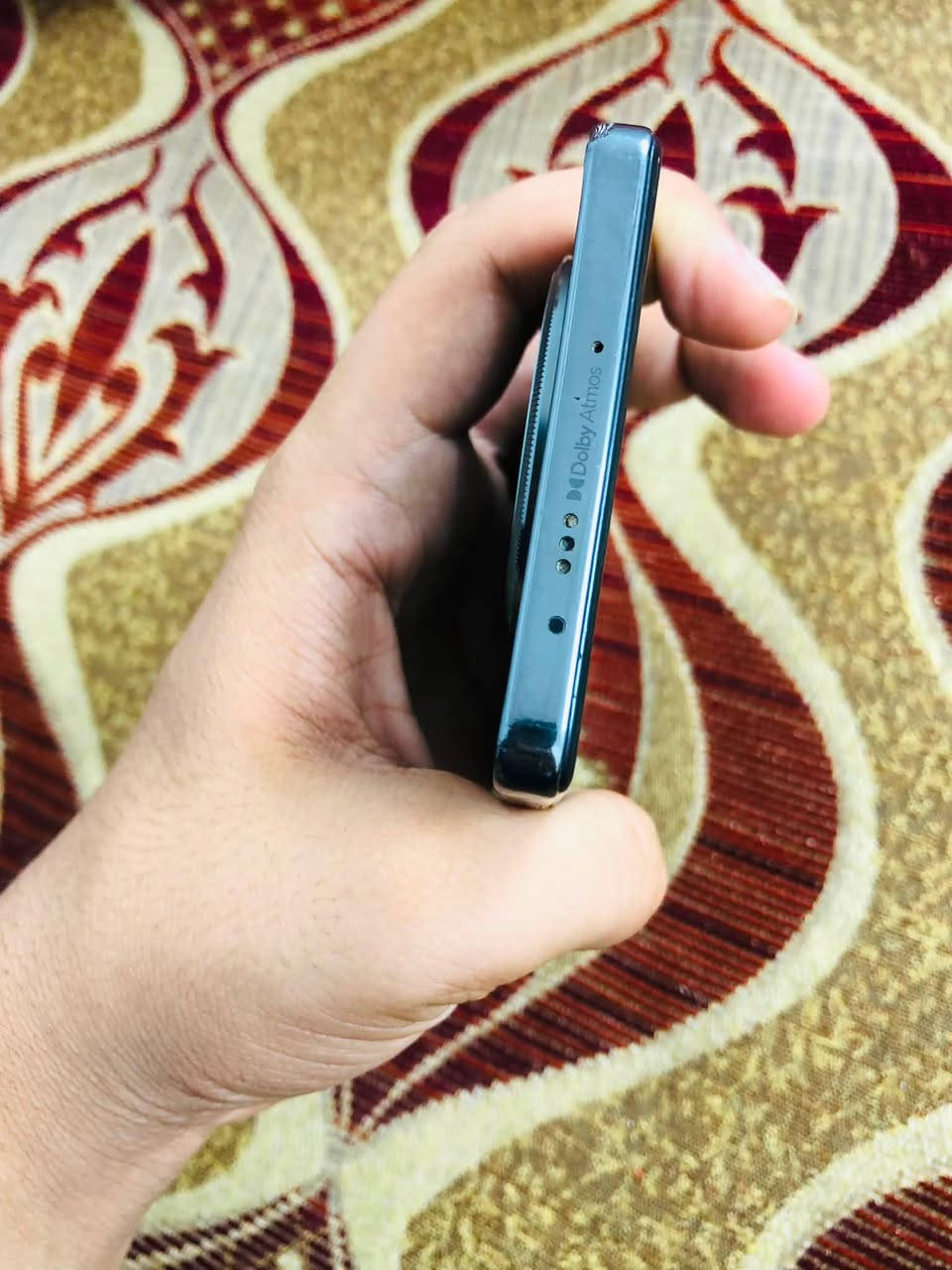تكنو كامون 30 5G مكفول كامله عامه ذاكره 256 بلا ملحقات الجهاز بعده كارتون جديد بمعنئ الكلمه مراوس او بيع 275 وبي مجال بصيط ***********
