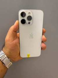 📱 iPhone 15 Pro Max  ✨ 256GB 📲 شريحتين SIM 🔋 نسبة البطارية: 80% ✅ نظيف...