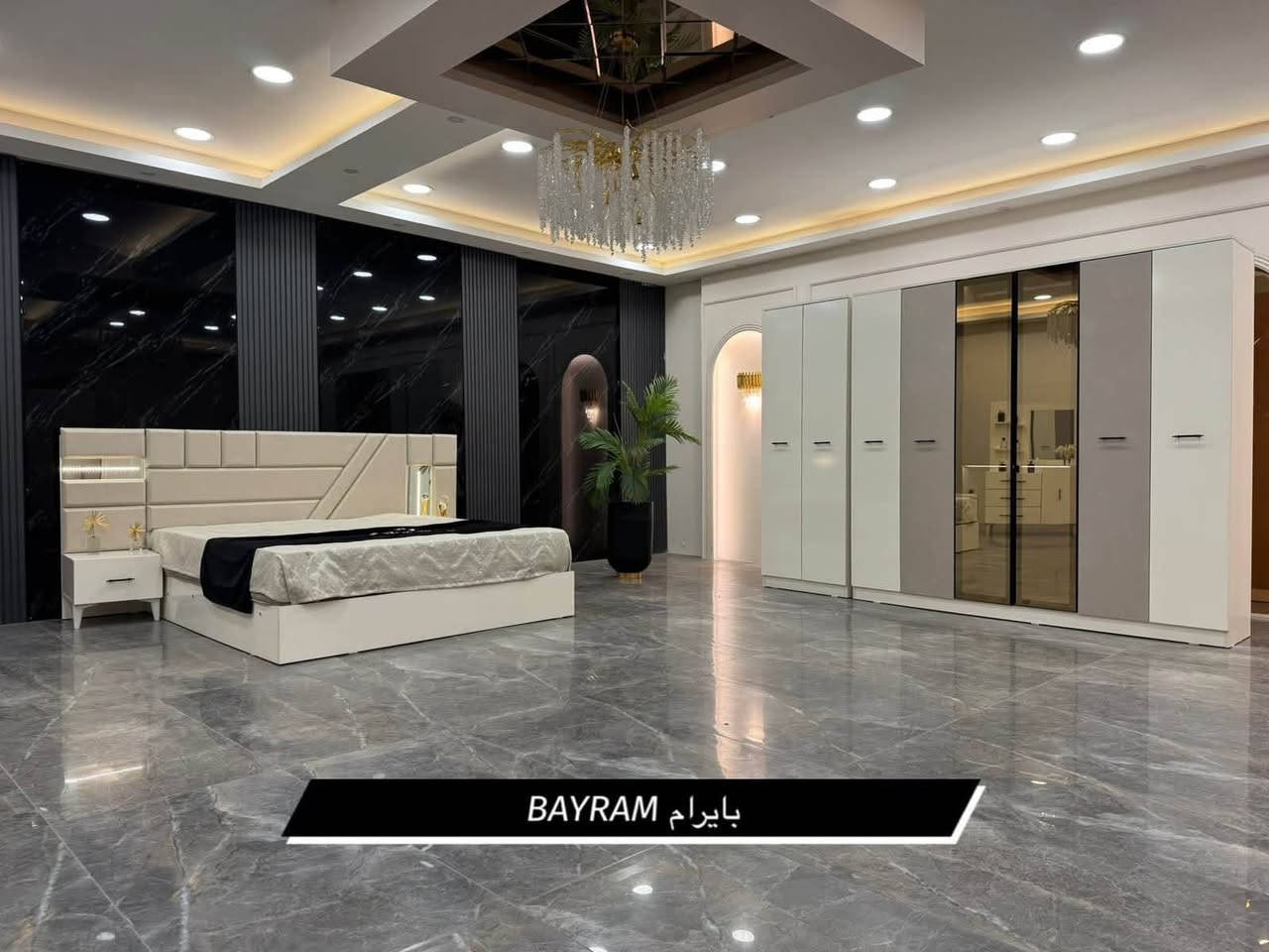 غرفه نوم تركي جديده 
ما مستعمله  بعدها بكراتينهه 
متكونه من 6 قطع جديده وتخبل
السعر 900 الف 
للأتصال:***********
