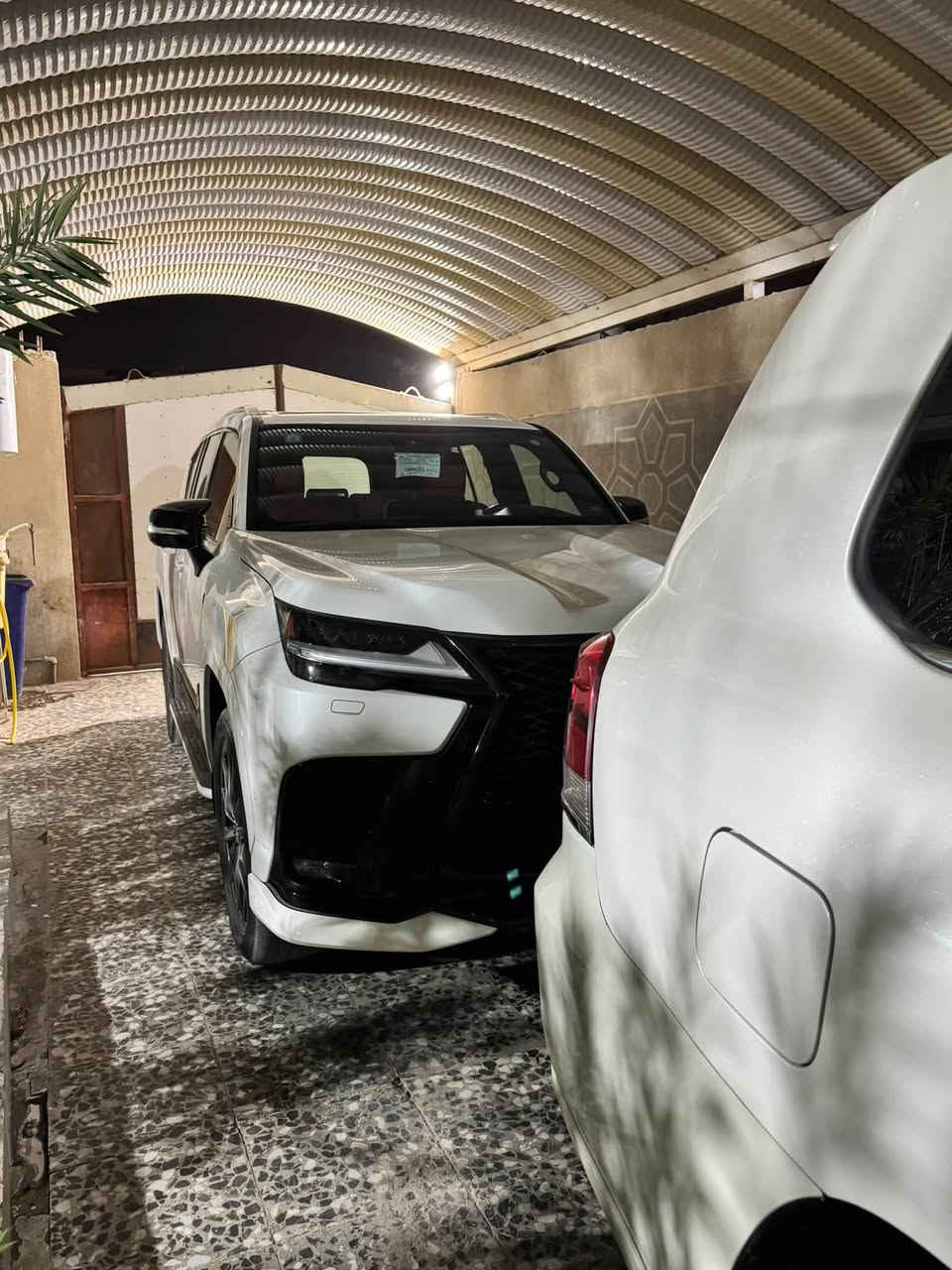 لكزس 2025 (LX700) نانو مغلفه ماشيه45 الف سعرها 14 شده قفل مكانها بصره ***********
