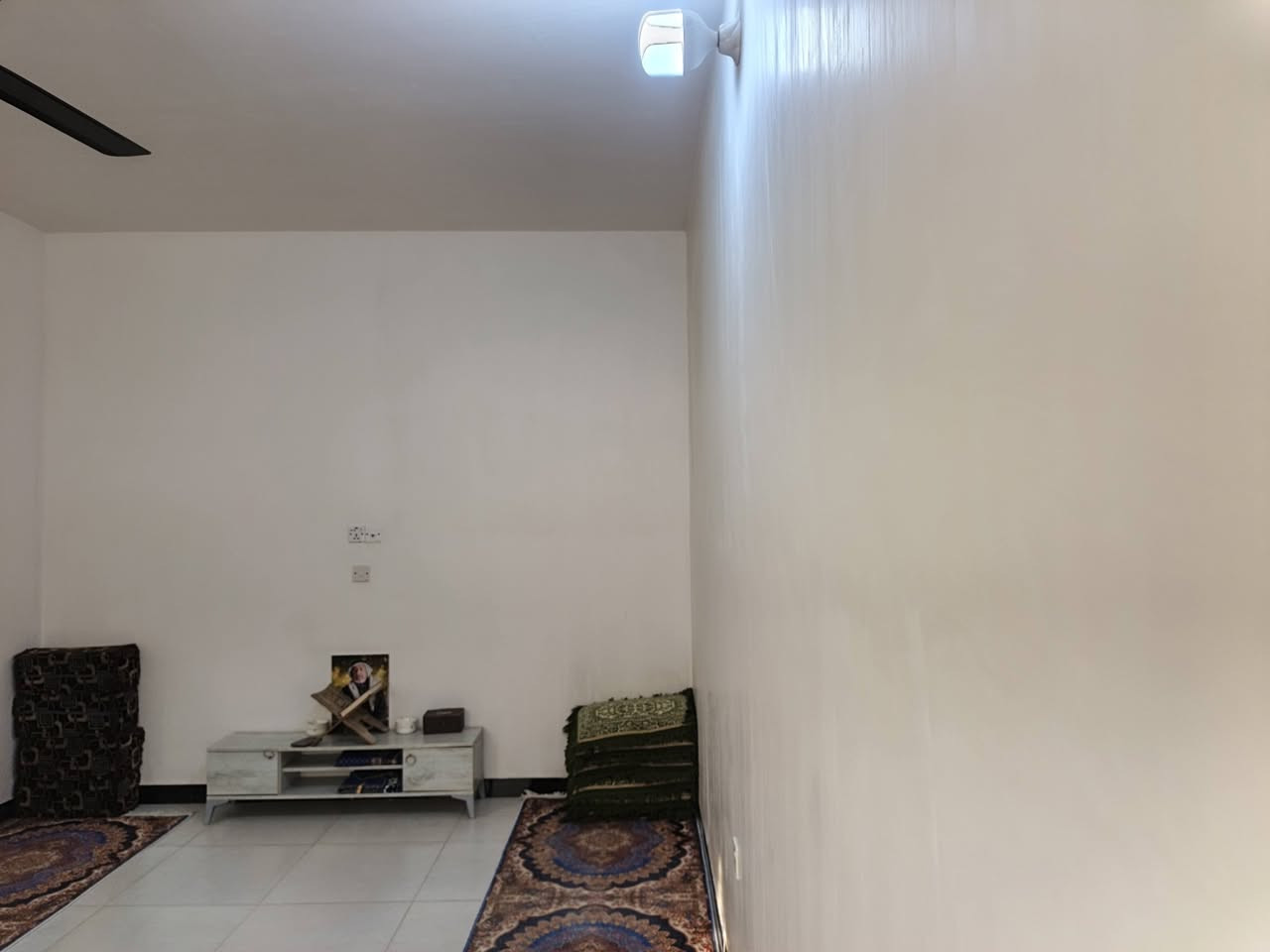 يالله سلام
بيت مساحة ٢٠٠متر
بناء حديث يحتوي على
٣غؤف نوم 
مطبخ حار وبارد
استقبال وحديقة وحمام 
السعر ٧٥ 
العنوان المداىن منطقة الجعاره للاستفسار الاتصال على ***********
