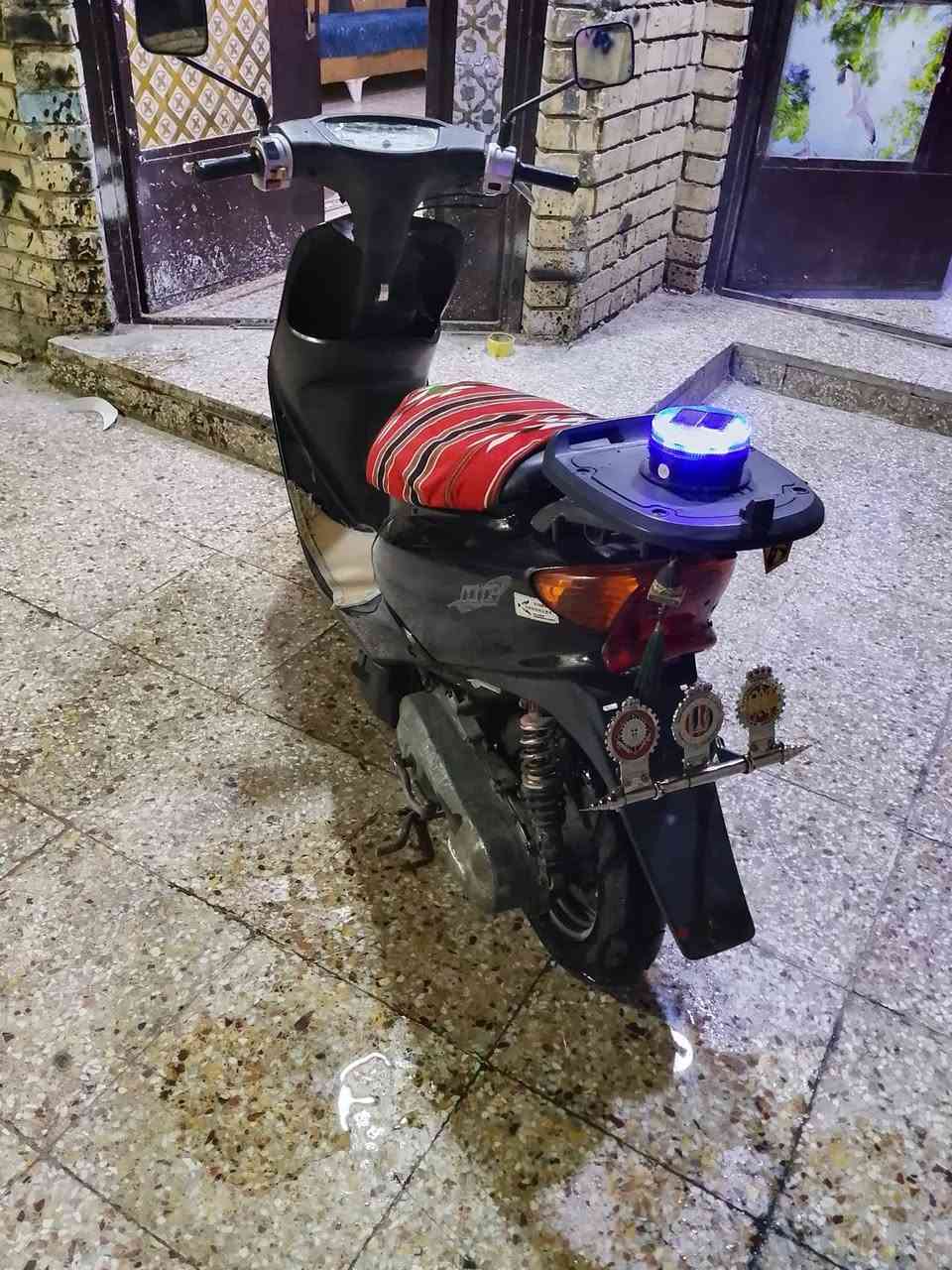 السلام عليكم عصفوريه للبيع او مراوس مكينه نضيفه شلعه ومعدل تخبل كفراتها نضيفه شوف العين السعر 200 
المكان بغداد مدينه الصدر 
***********
