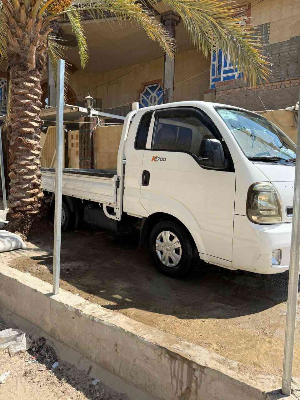 كيا بنكو موديل 21 سياره جاهزه من كلشي محرك مامفتوح بلاد لاتنقيص ولا تبخير السياره مبدل بيها بنيد ودعاميه ضربه بسيطه بالدعاميه ولايحه البنيد وبدلته سعر 127 بيها مجال  استفسار اكثر اتصل ***********
