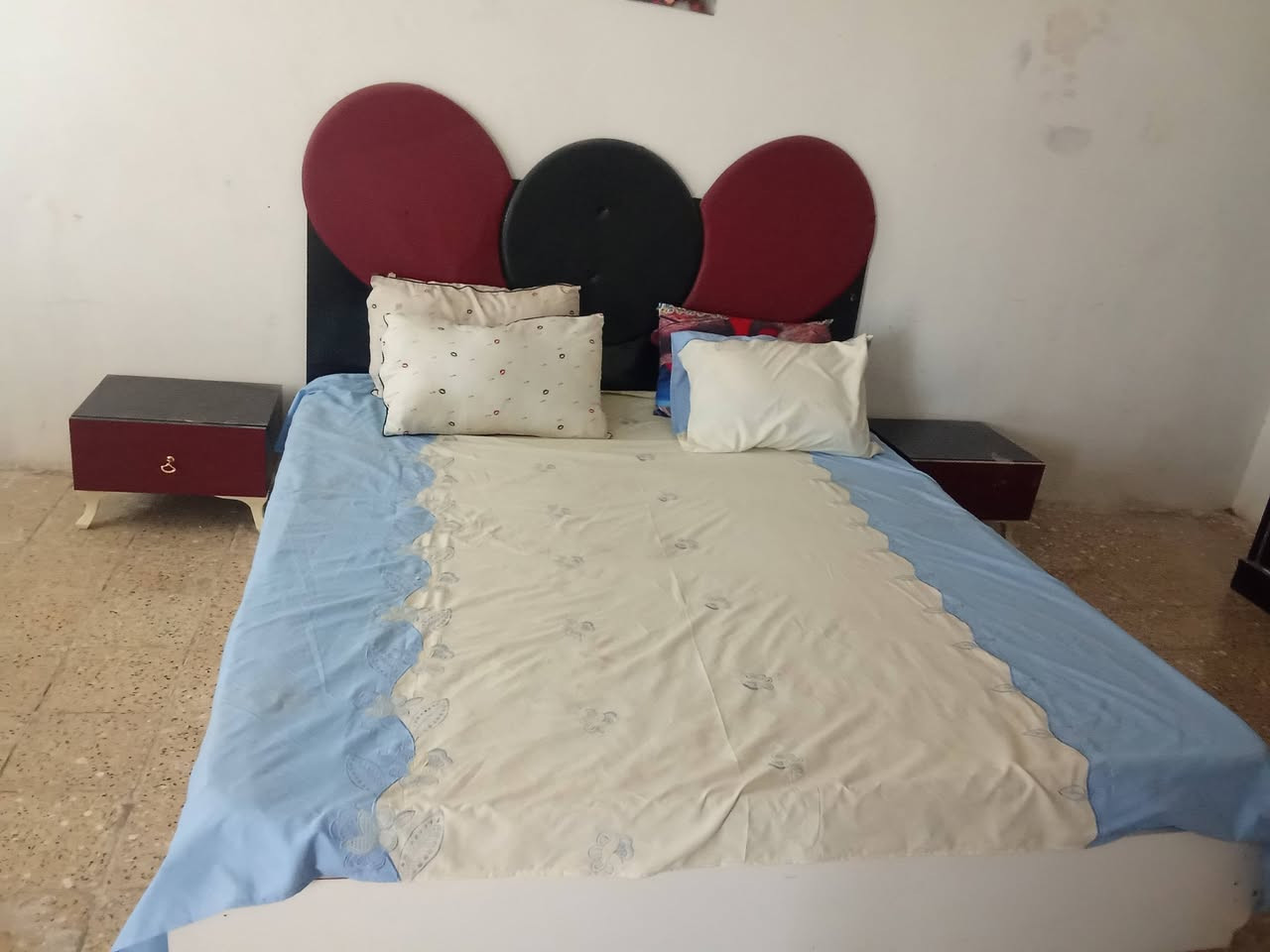 سلام عليكم
عندي غرفه للبيع بسعر مناسب 225 وبيها مجال ويجي وياه دوشك  العنوان شارع
 بلقيس بفرع كيك نوتيلا 
تواصل مع رقم
***********

