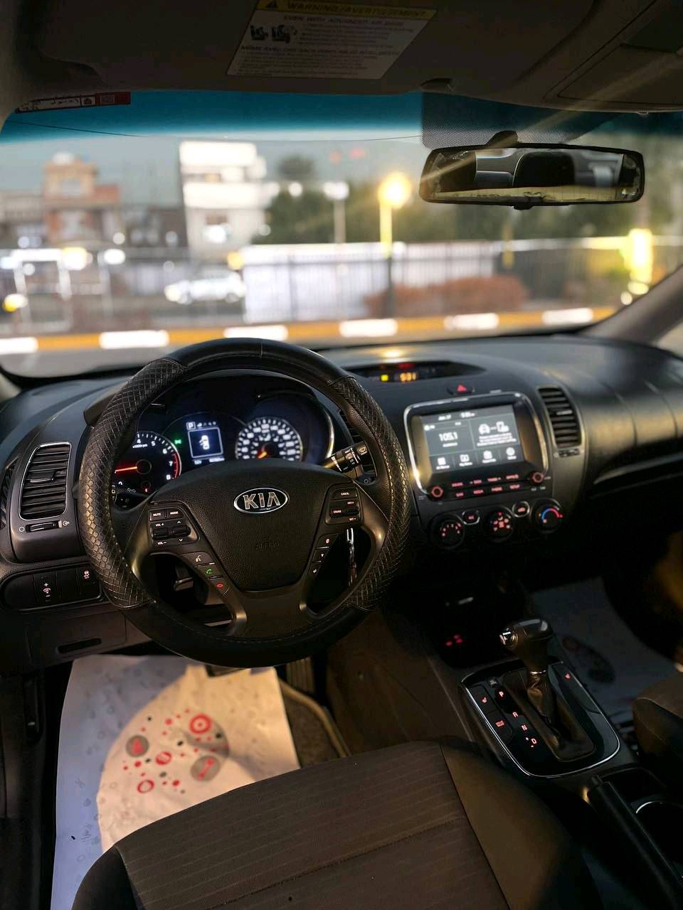 ​كيا فورتي (Kia Forte) موديل 2018 - للبيع
​للبيع سيارة كيا فورتي موديل 2018  لون جويتي مميز، السيارة بحالة ممتازة وجاهزة للاستخدام بدون أي مصاريف إضافية.
ماشيه 70 الف ميل
​مواصفات ومميزات السيارة:
ثلاث انظمه قياده ايكو،نورمل،سبورت.مثبت سرعه 
​الموديل والمحرك: موديل 2018، محرك 2.0L دوش نشط واقتصادي جداً بالبنزين. كير at المرغوب
​المواصفات: مواصفات كندية، شاشة لمس  مع تحكم كامل جهتين بالستيرن، تدفئه كشنات، كشافات أماميّة، وحاجب لد 
​الداخلية: دواخل السيارة نظيفة جداً بحالة الشركة، تدفئة وتبريد ثلج🥶
​الرقم: رقم بغداد مميز حلو بأسمي التحويل ثاني يوم 
​مكان المعاينة: بغداد الكرخ (الري)
​للتواصل والاستفسار: الاتصال على الرقم (***********) واتساب