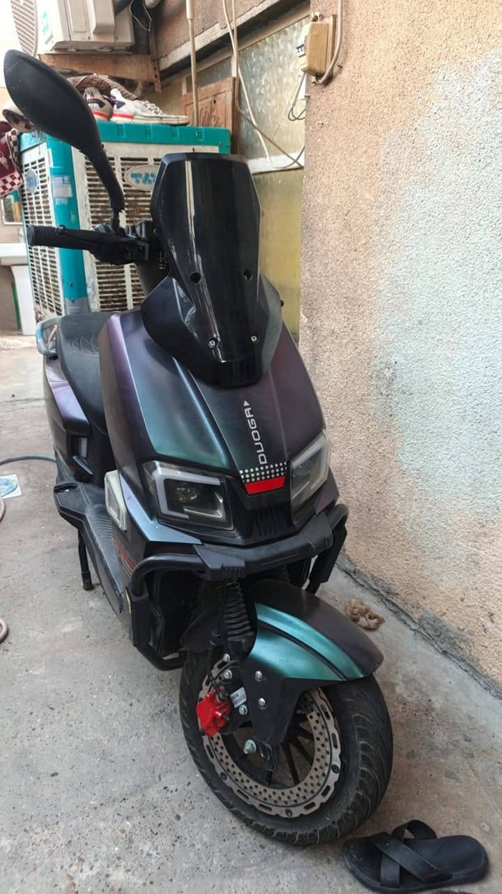 السلام عليكم دراجه شحن للبيع نضيفه جدآ بصمه الدراجه فجئه صار بيها هاذا الخلل واني صورته بالفيديو ناس ادكول ملف وناس ادكول يده وناس ادكول بطاريه وحده ضربت عل عموم اني موديتها للمصلح ابيع على وضعها هاذا الوالدراجه سعره 650 الف دينار اتعجبك تعال اخذه متعجبك اعبر المنشور  وهاذا رقمي *********** مكاني بغداد حي النصر

