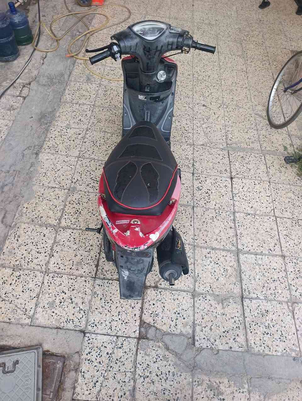دراجه ماكس عدله كفرات بلاديه حمر جاردات برغي ما مفتوح بيه منزله مال رمبه و بيه صالنصه صجميه بلاد لسعر خاص ***********
