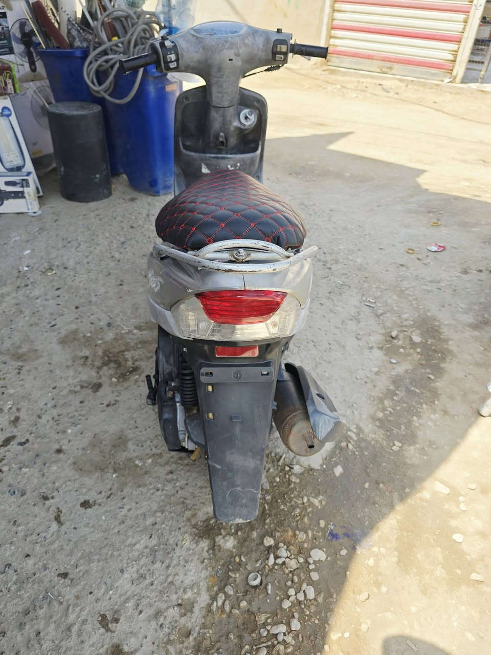 ماكس منغولي للبيع دراجه ختم واحد ويه المكينه
مبدل بيهه لاستيك ولف فقط
السعر ٦٥٠ وبيهه مجال قليل
مكاني ورديه خارج
***********
