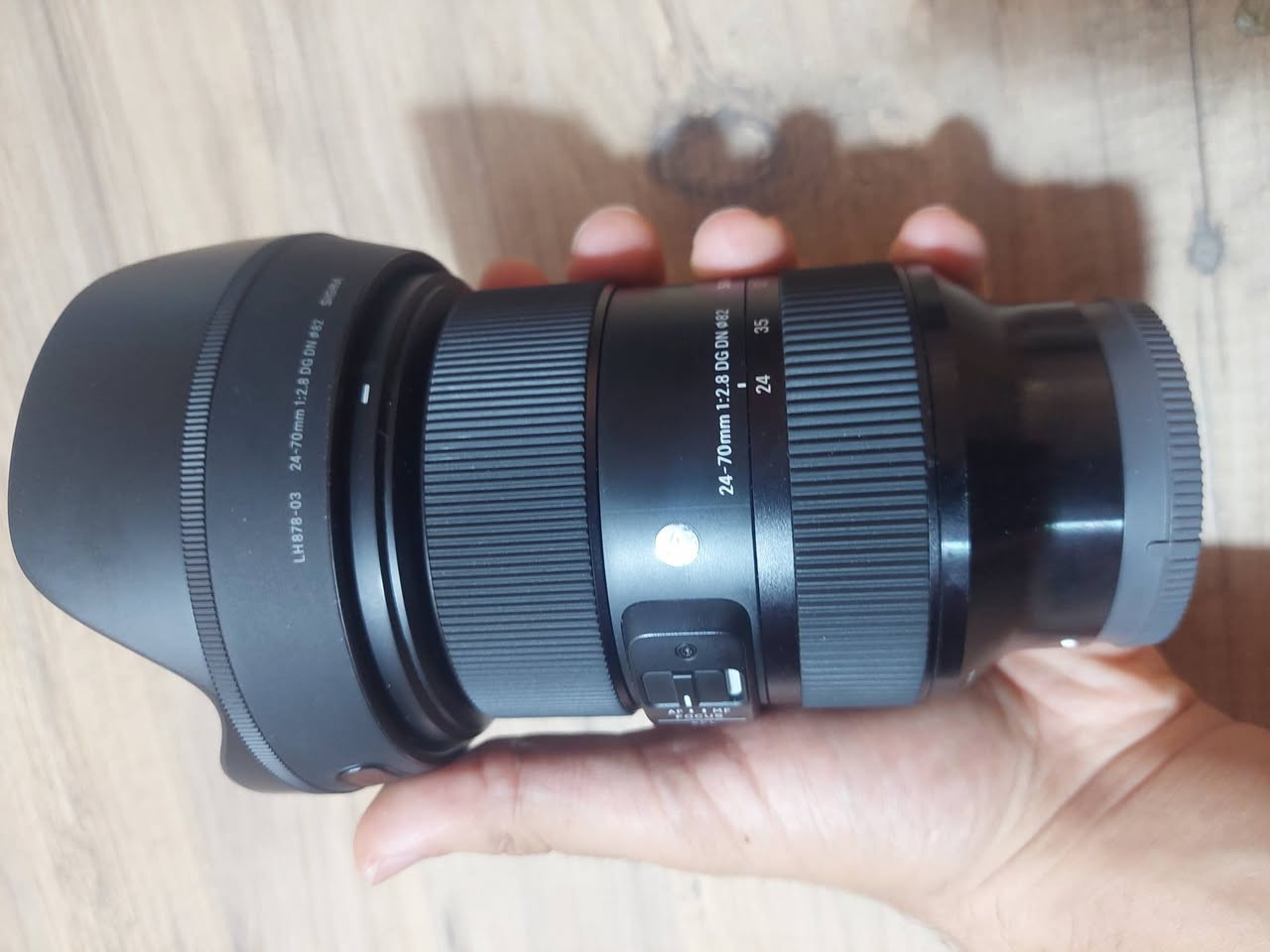 🔹 كاميرا Sony A7 III

- نظيفة جدًا
- الشتر: 2000 فقط
- السعر: 1,350,000 دينار عراقي

🔹 عدسة Sigma 24-70mm F2.8 DG DN Art (الجيل الأول - Sony E)

- النظافة: 95%
- السعر: 1,000,000 دينار عراقي
(الأسعار قفل ما بيهن أي مجال لا تحرج روحك وتحرجني)
📍 الأجهزة بحالة ممتازة، والفحص متاح للجادين.
للاستفسار 
***********

